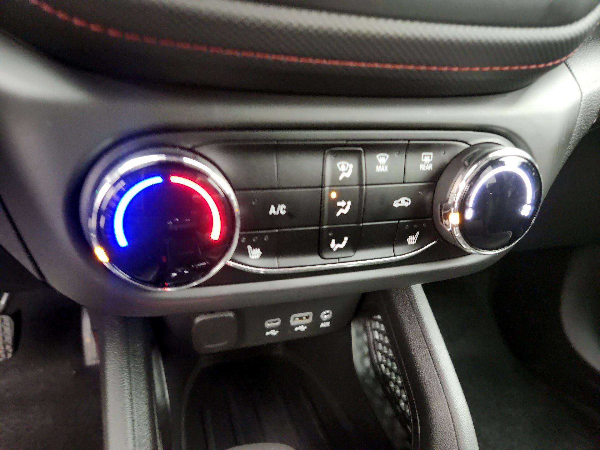 Thumbnail: 2022 Chevrolet TrailBlazer - 16