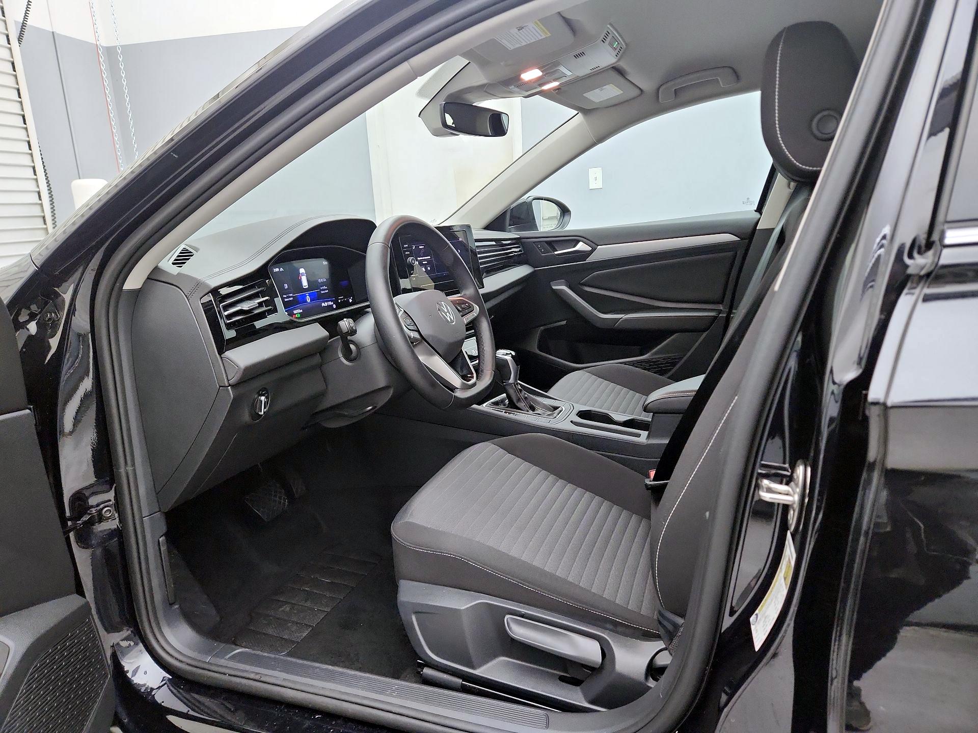 Thumbnail: 2025 Volkswagen Jetta - 11