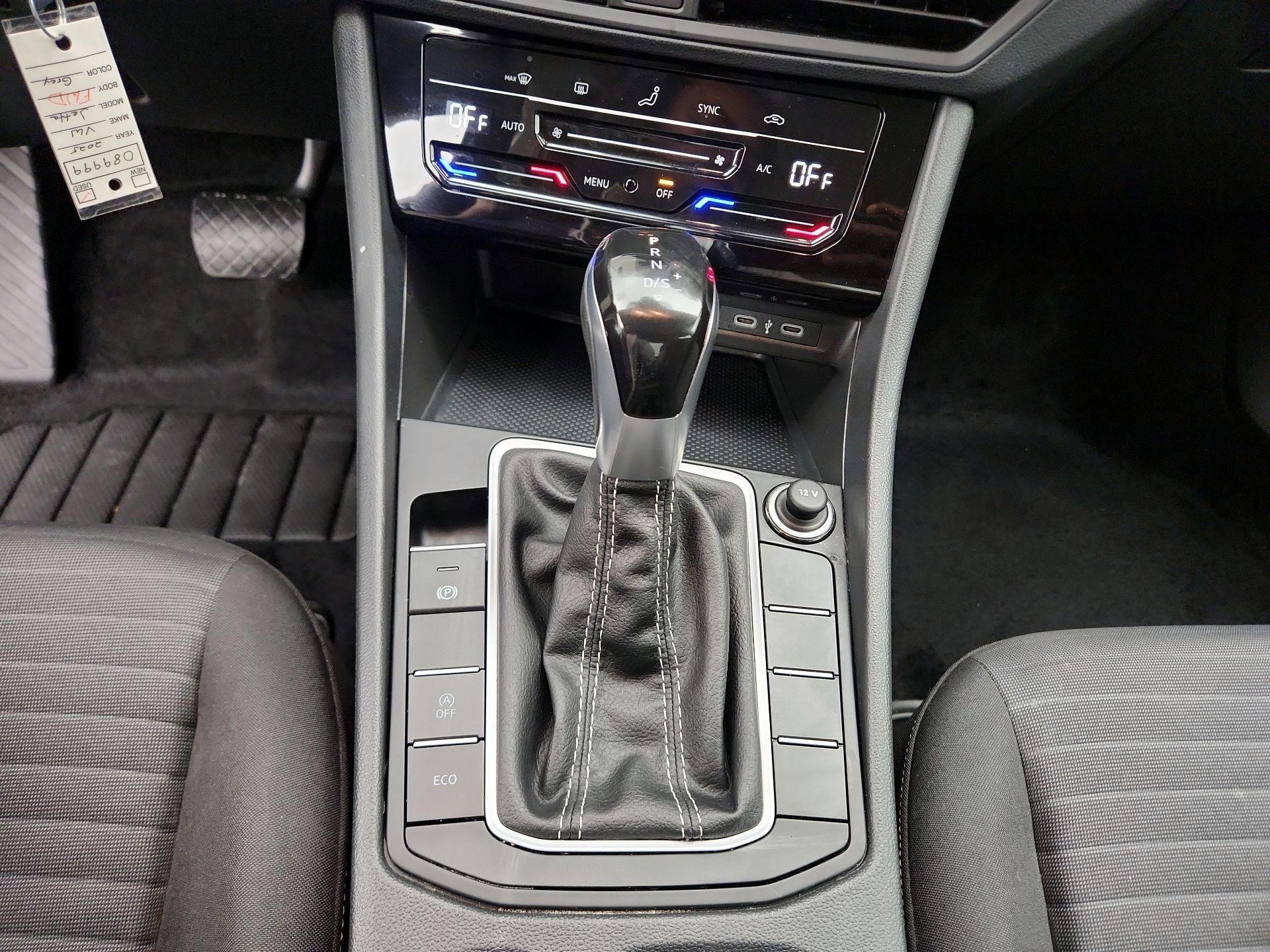 Thumbnail: 2025 Volkswagen Jetta - 17