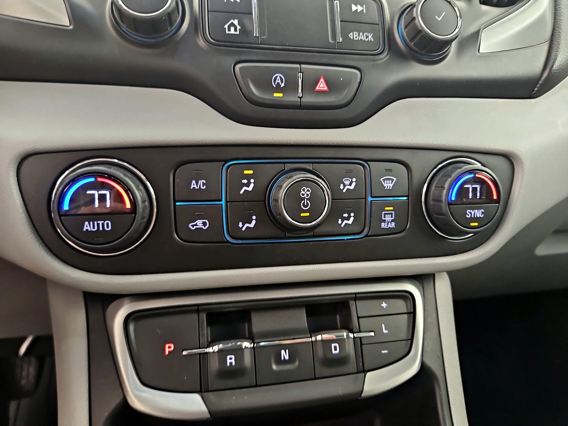 Thumbnail: 2022 GMC Terrain - 17