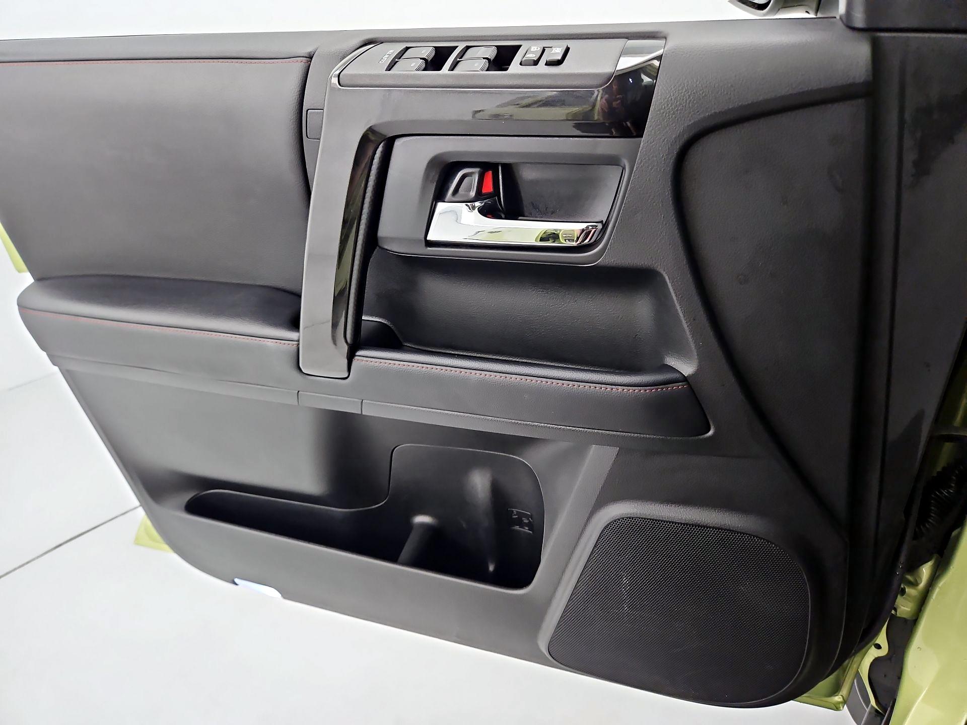 Thumbnail: 2022 Toyota 4Runner - 12