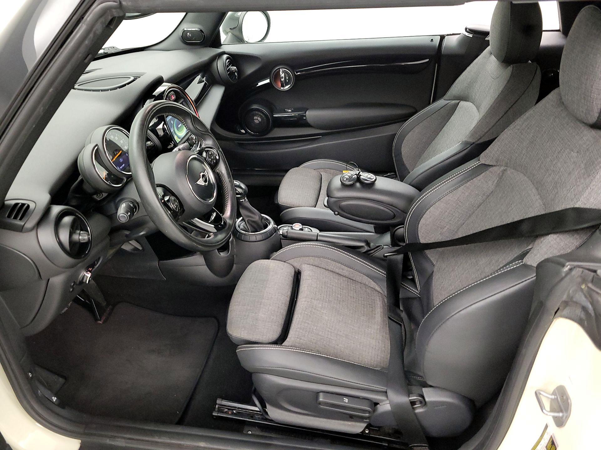 Thumbnail: 2016 MINI Cooper - 11