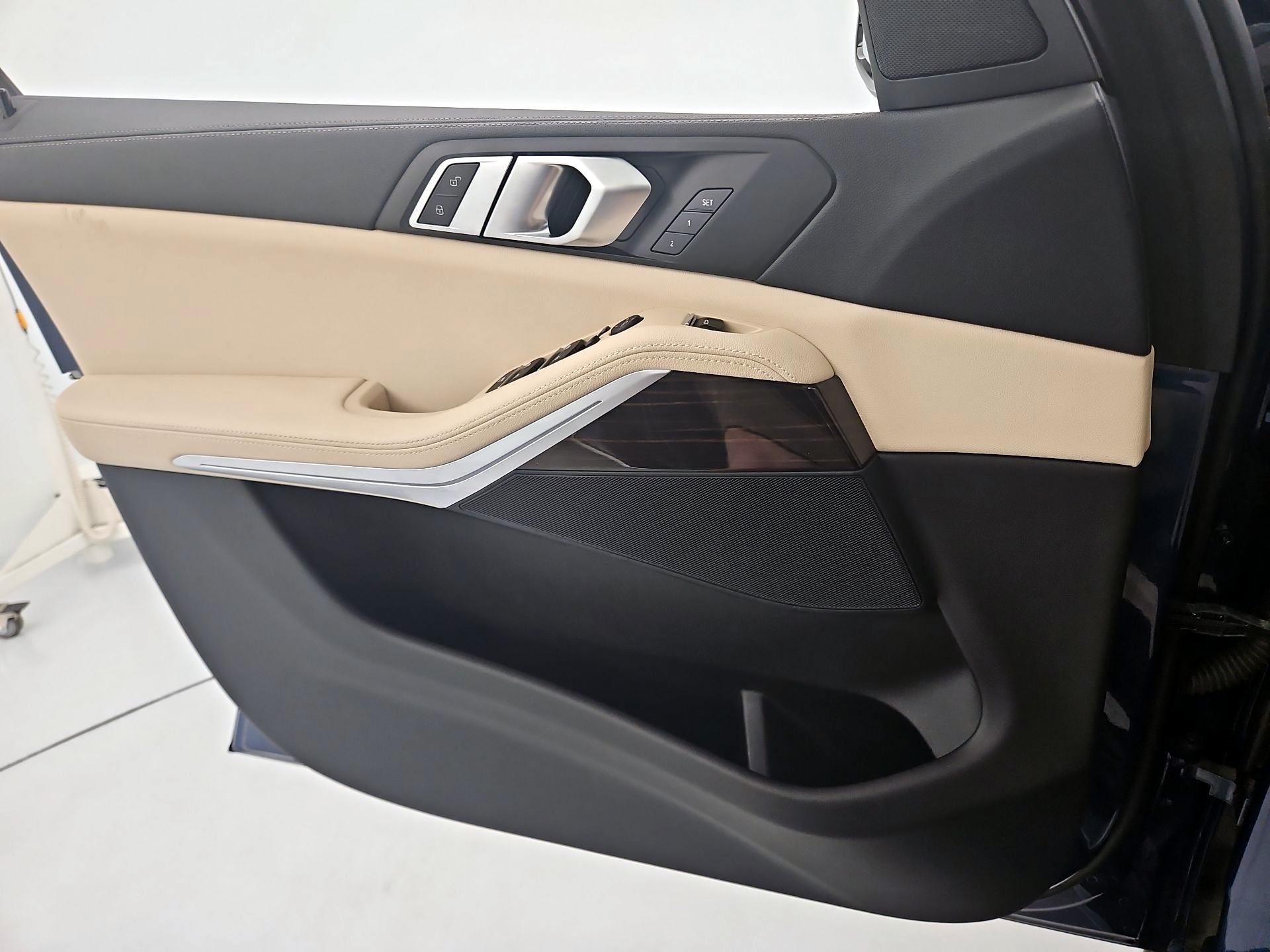 Thumbnail: 2020 BMW X5 - 12