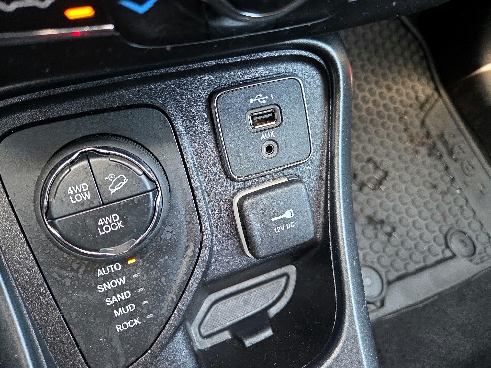 Thumbnail: 2020 Jeep Compass - 18