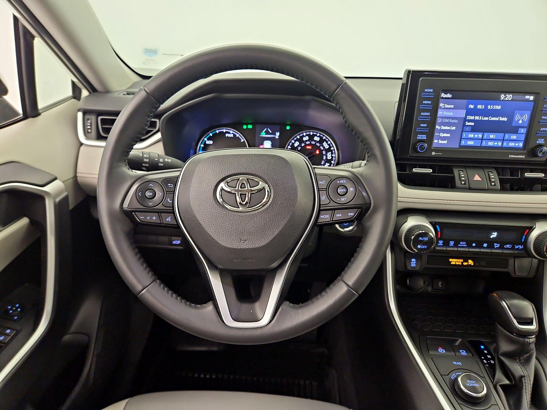 Thumbnail: 2022 Toyota RAV4 - 10