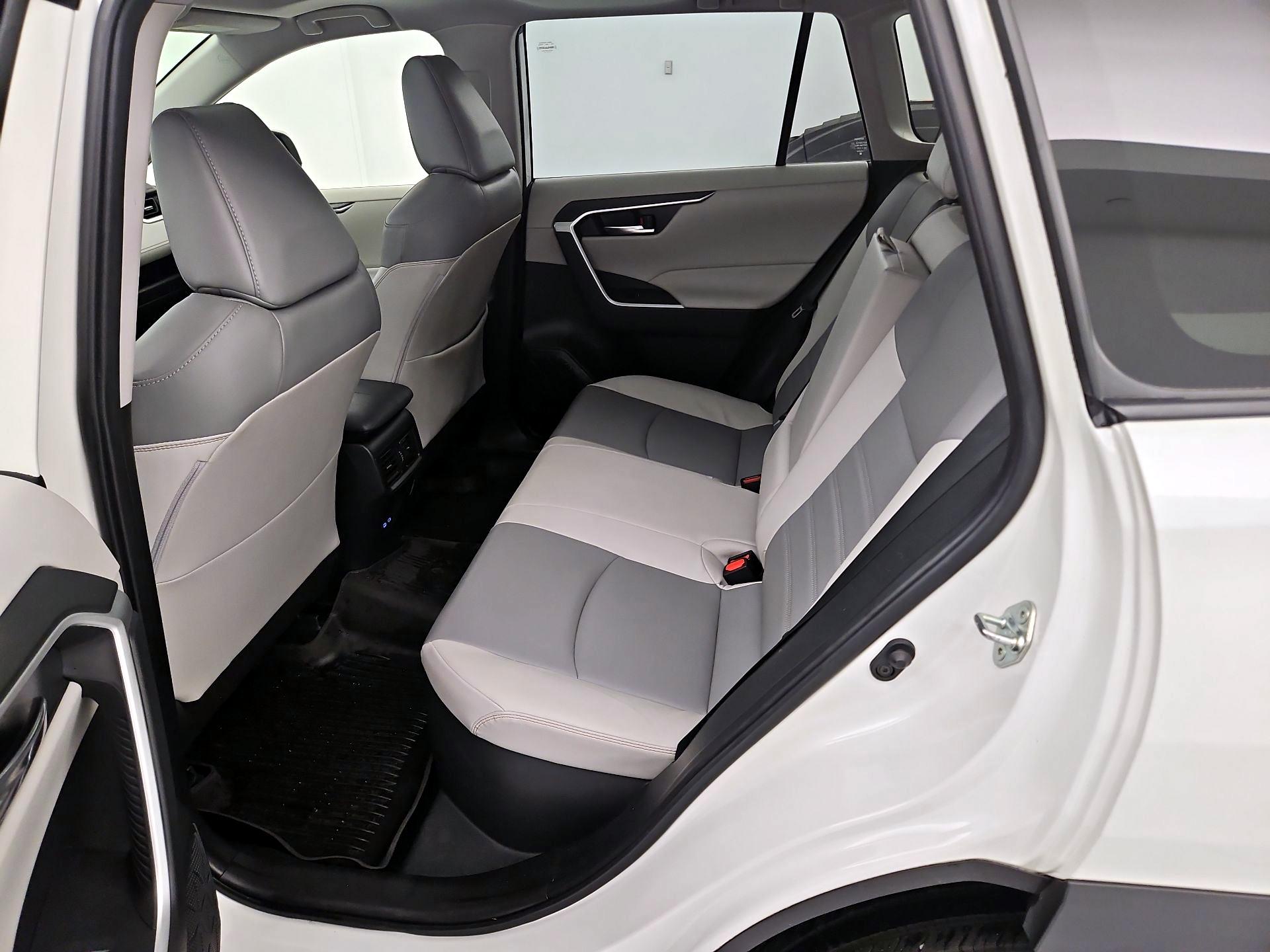 Thumbnail: 2022 Toyota RAV4 - 20