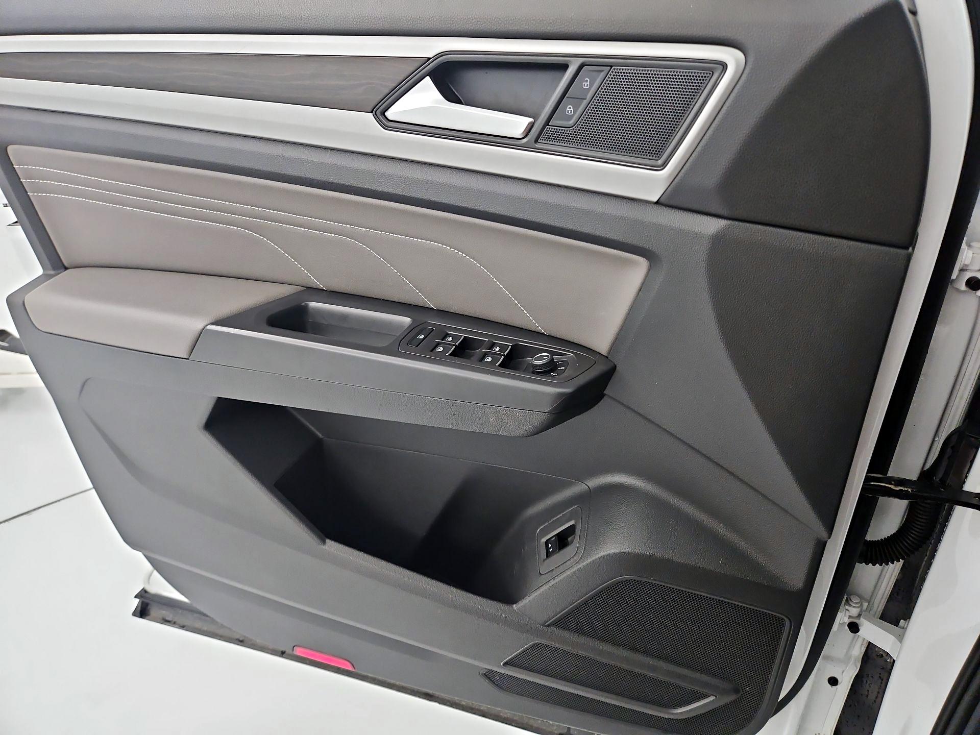 Thumbnail: 2023 Volkswagen Atlas - 12