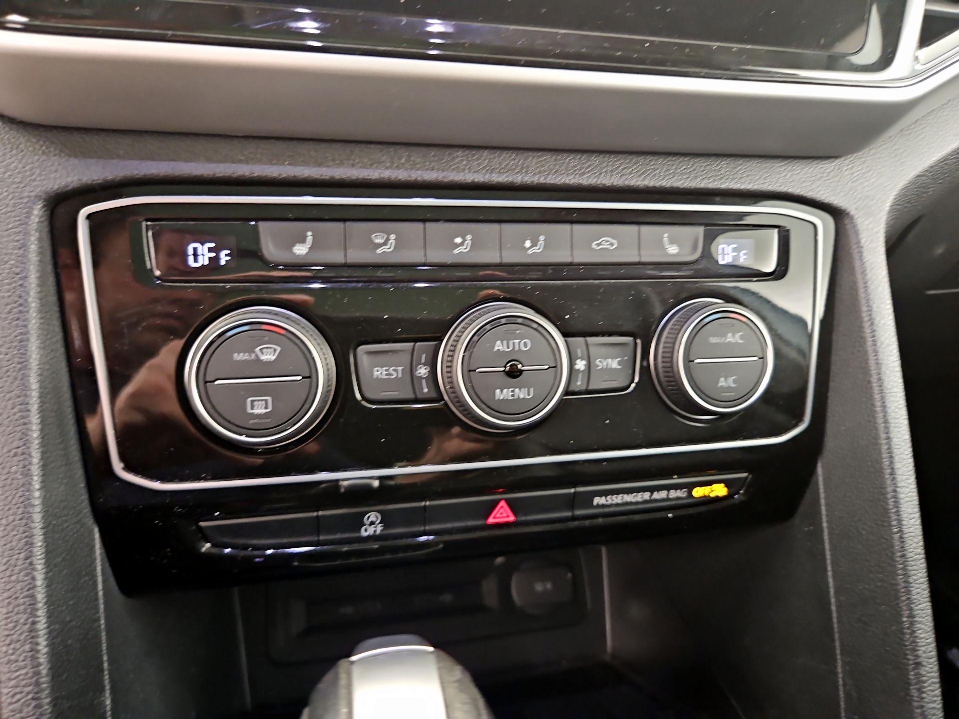 Thumbnail: 2023 Volkswagen Atlas - 16