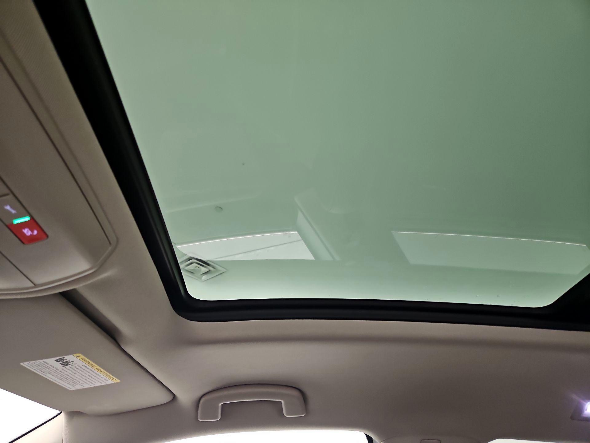 Thumbnail: 2023 Volkswagen Atlas - 18