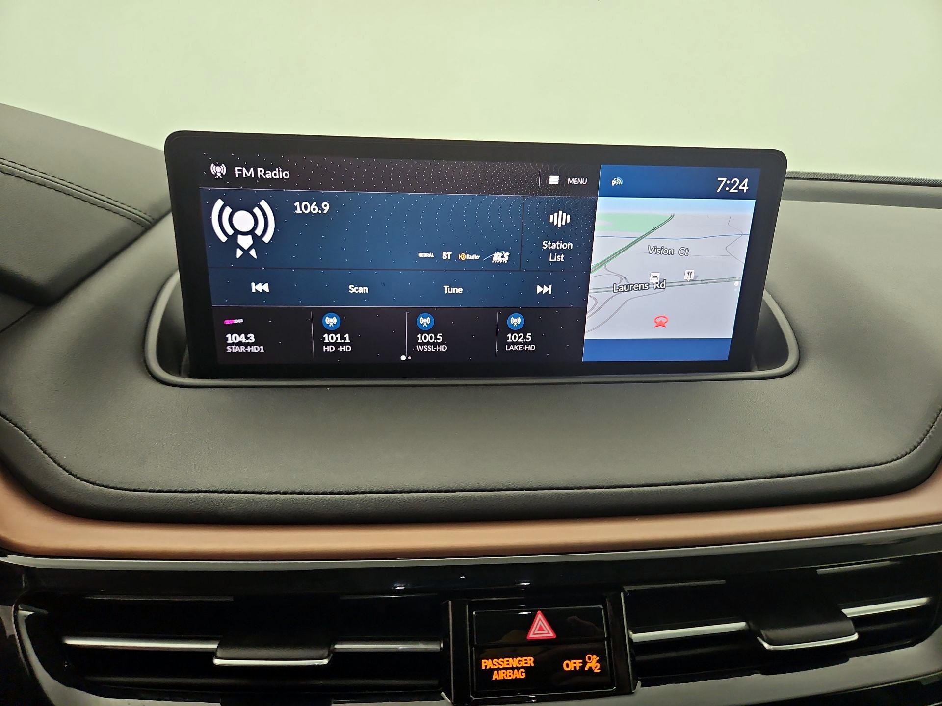 Thumbnail: 2022 Acura MDX - 16