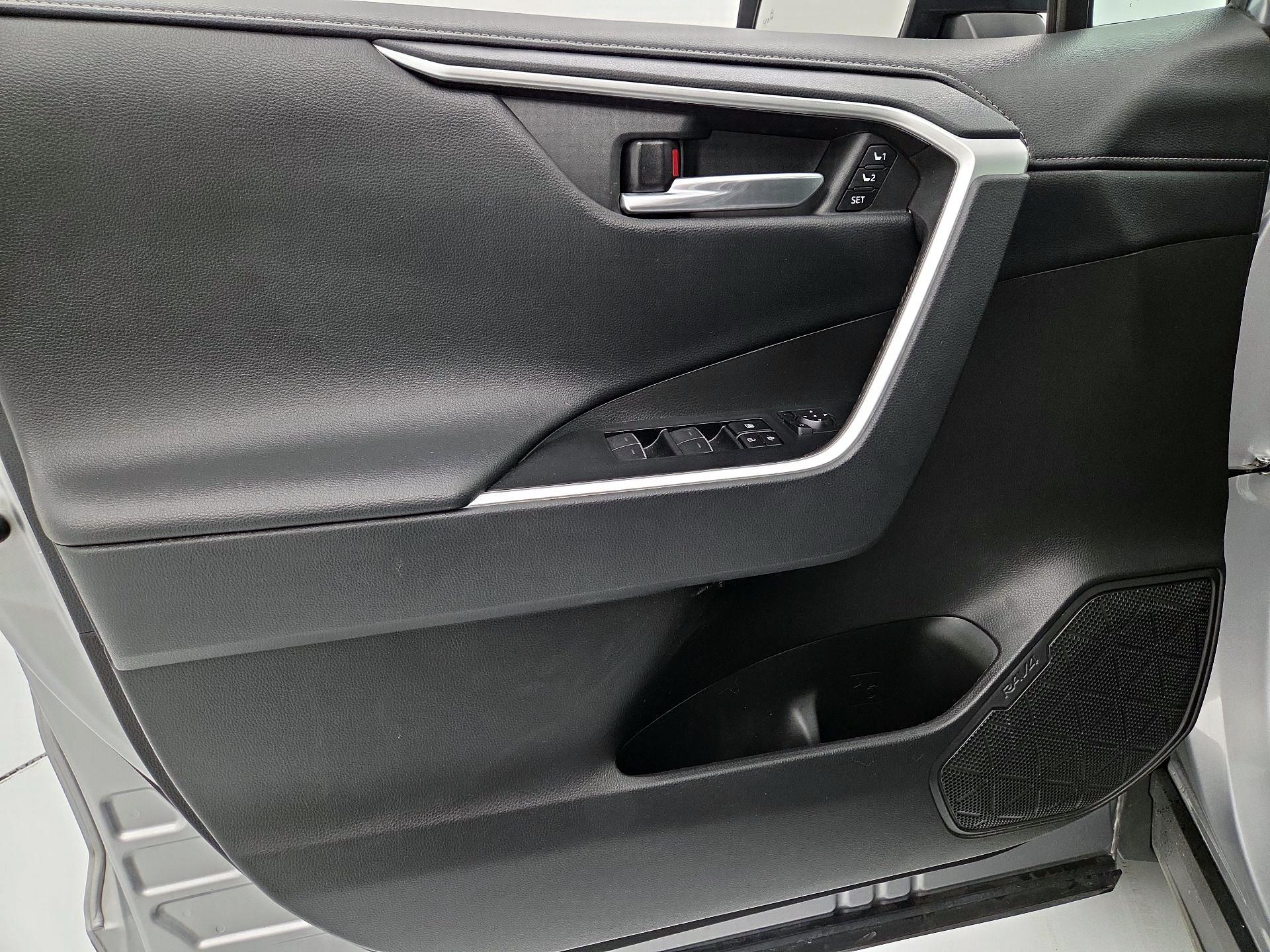 Thumbnail: 2023 Toyota RAV4 - 12