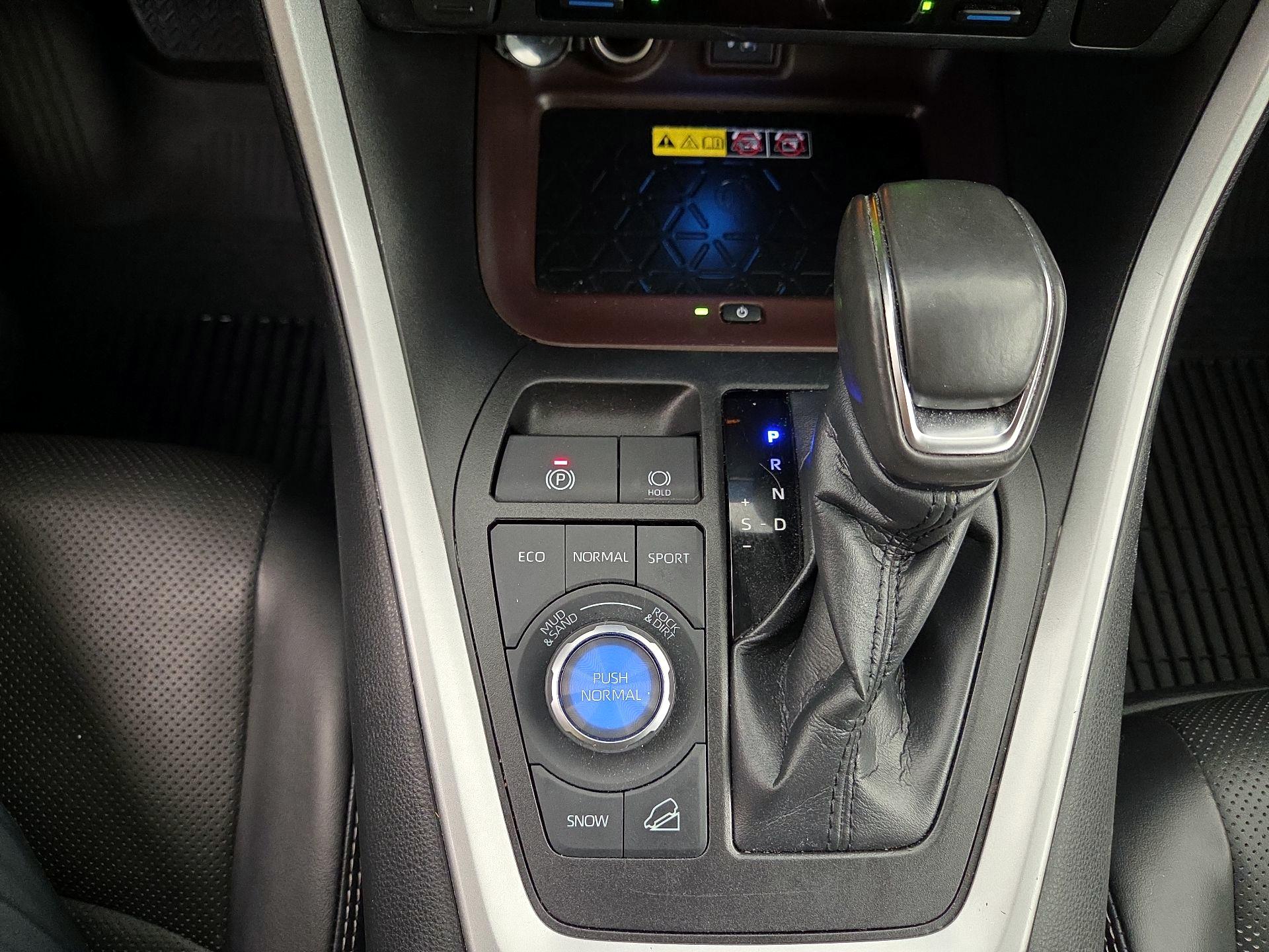 Thumbnail: 2023 Toyota RAV4 - 17