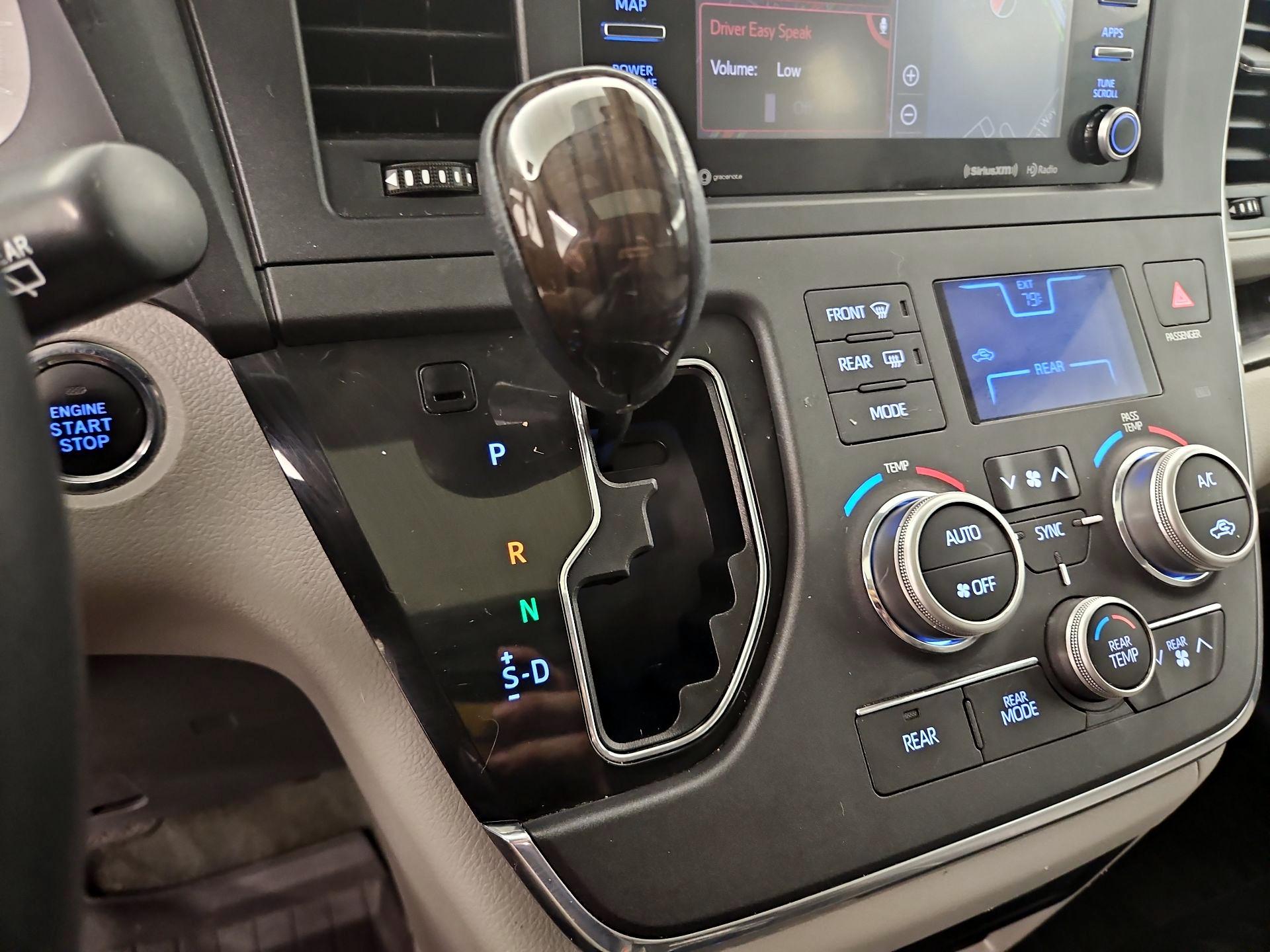 Thumbnail: 2018 Toyota Sienna - 18