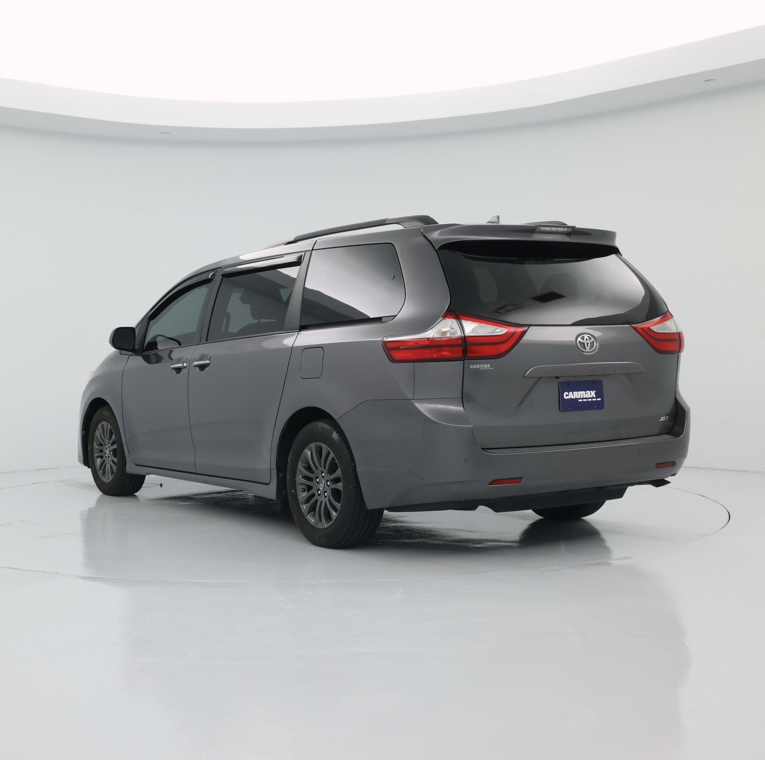 Thumbnail: 2018 Toyota Sienna - 2