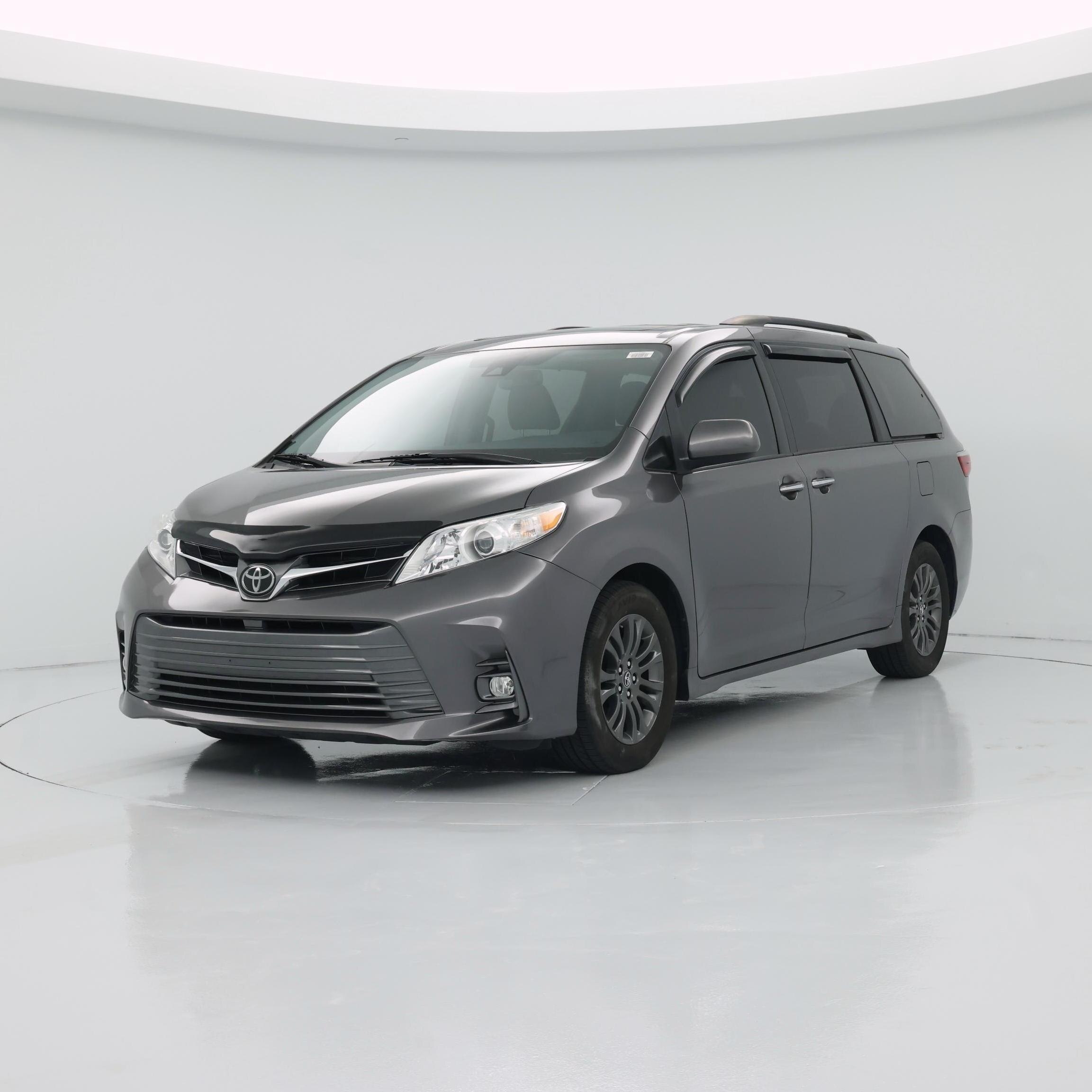 Thumbnail: 2018 Toyota Sienna - 4