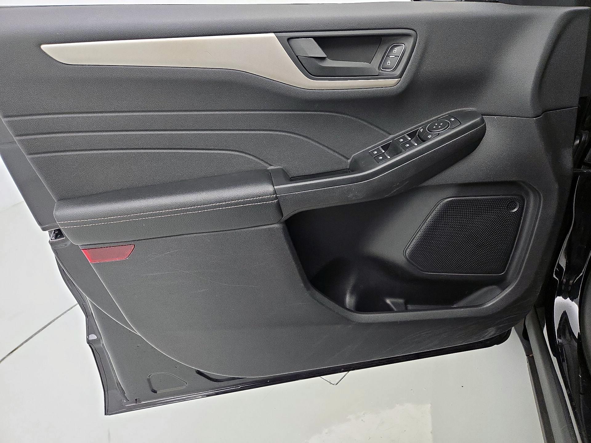 Thumbnail: 2022 Ford Escape - 12