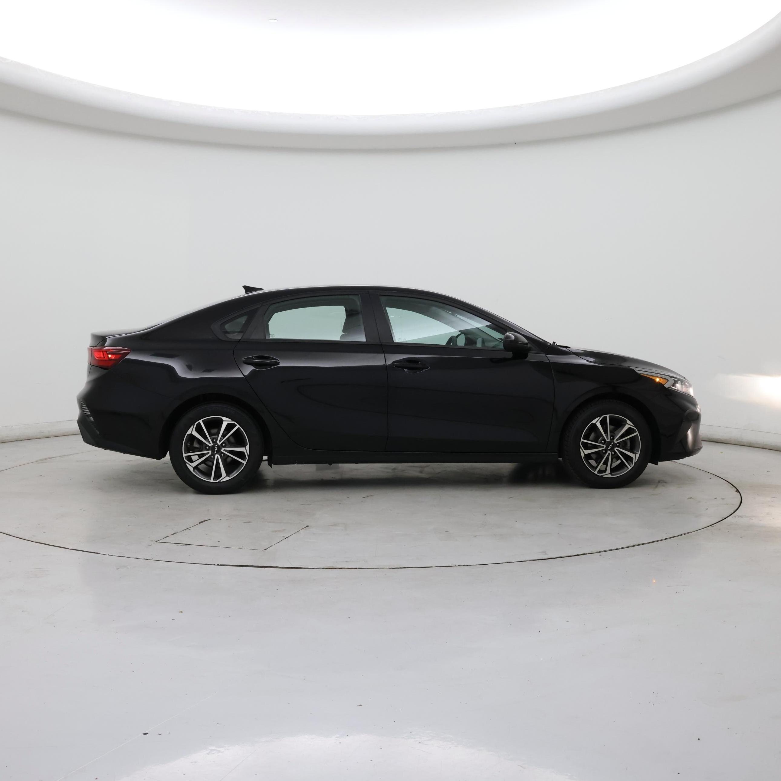 Thumbnail: 2023 Kia Forte - 7