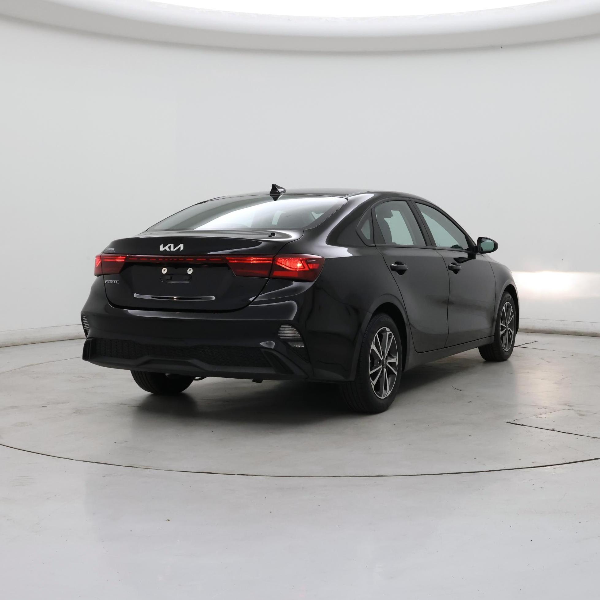 Thumbnail: 2023 Kia Forte - 8