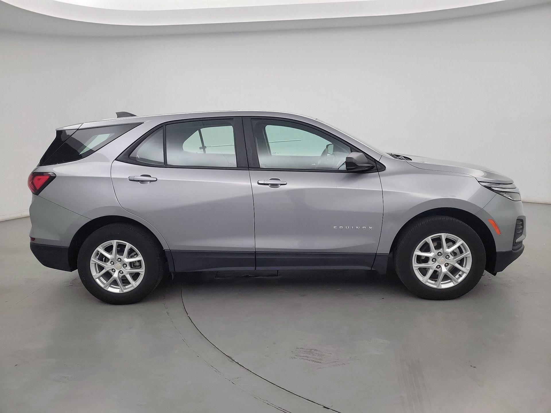 Thumbnail: 2023 Chevrolet Equinox - 4