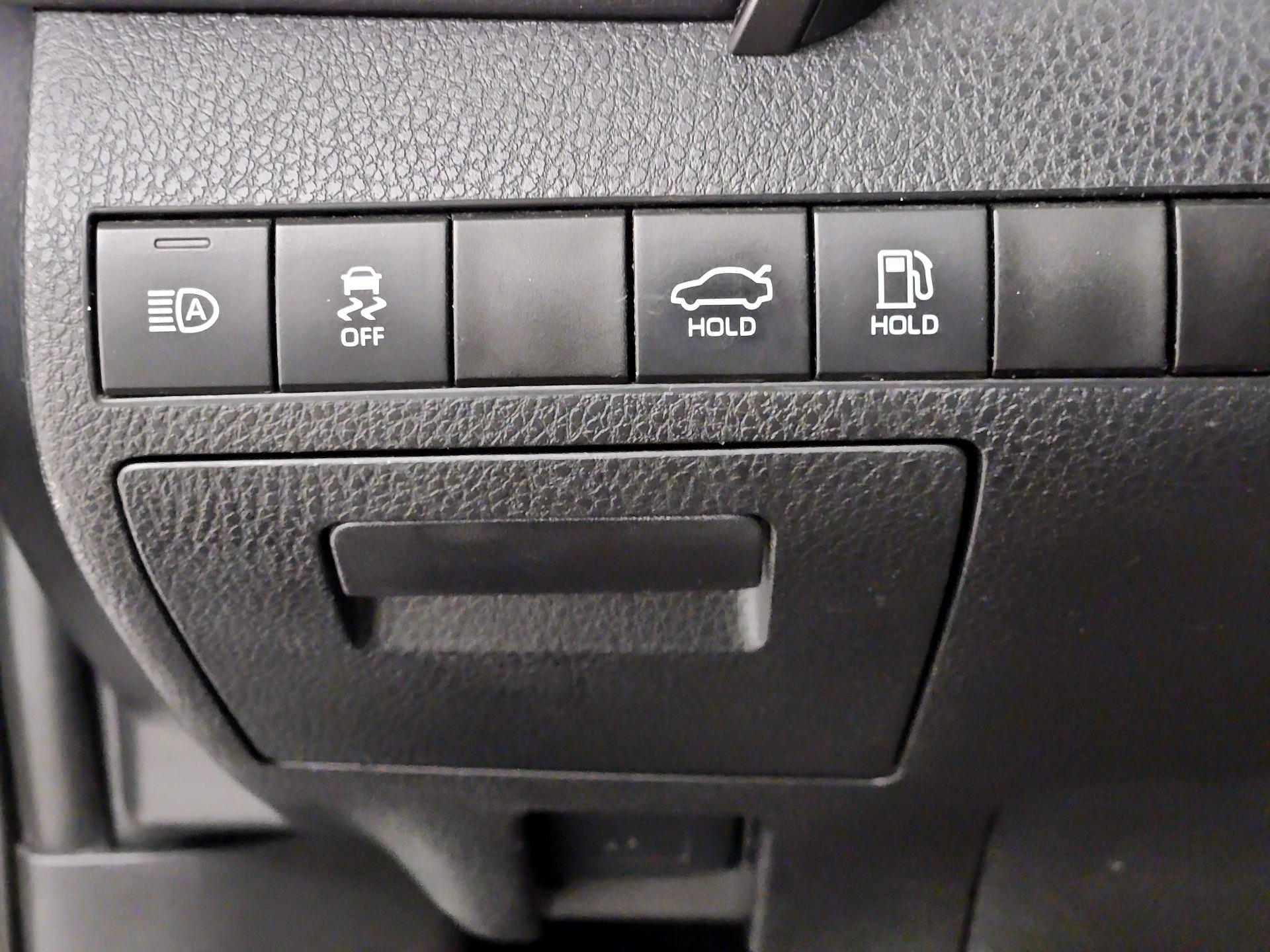 Thumbnail: 2020 Toyota Camry - 13