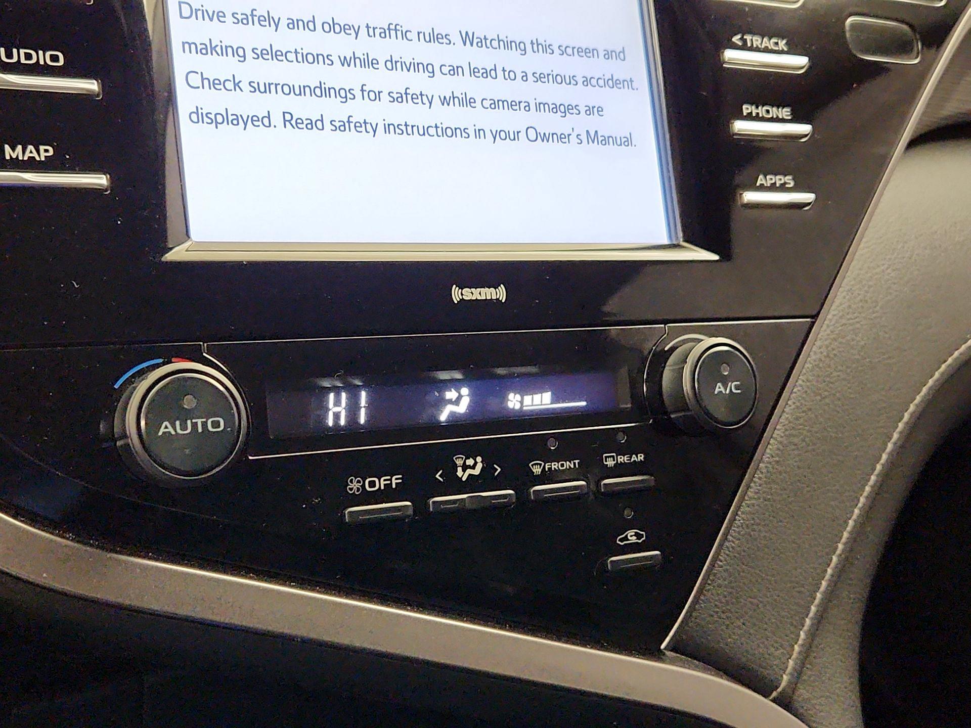 Thumbnail: 2020 Toyota Camry - 16