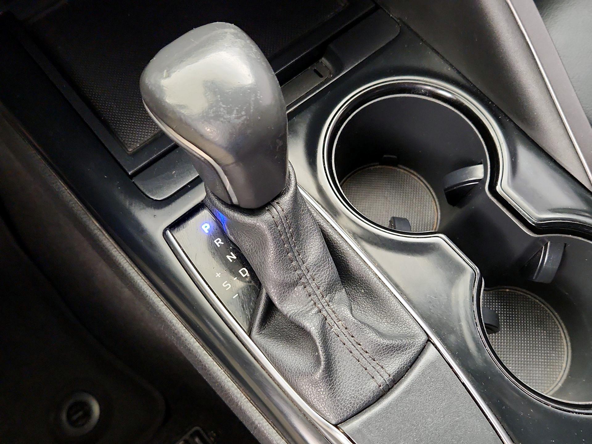 Thumbnail: 2020 Toyota Camry - 17