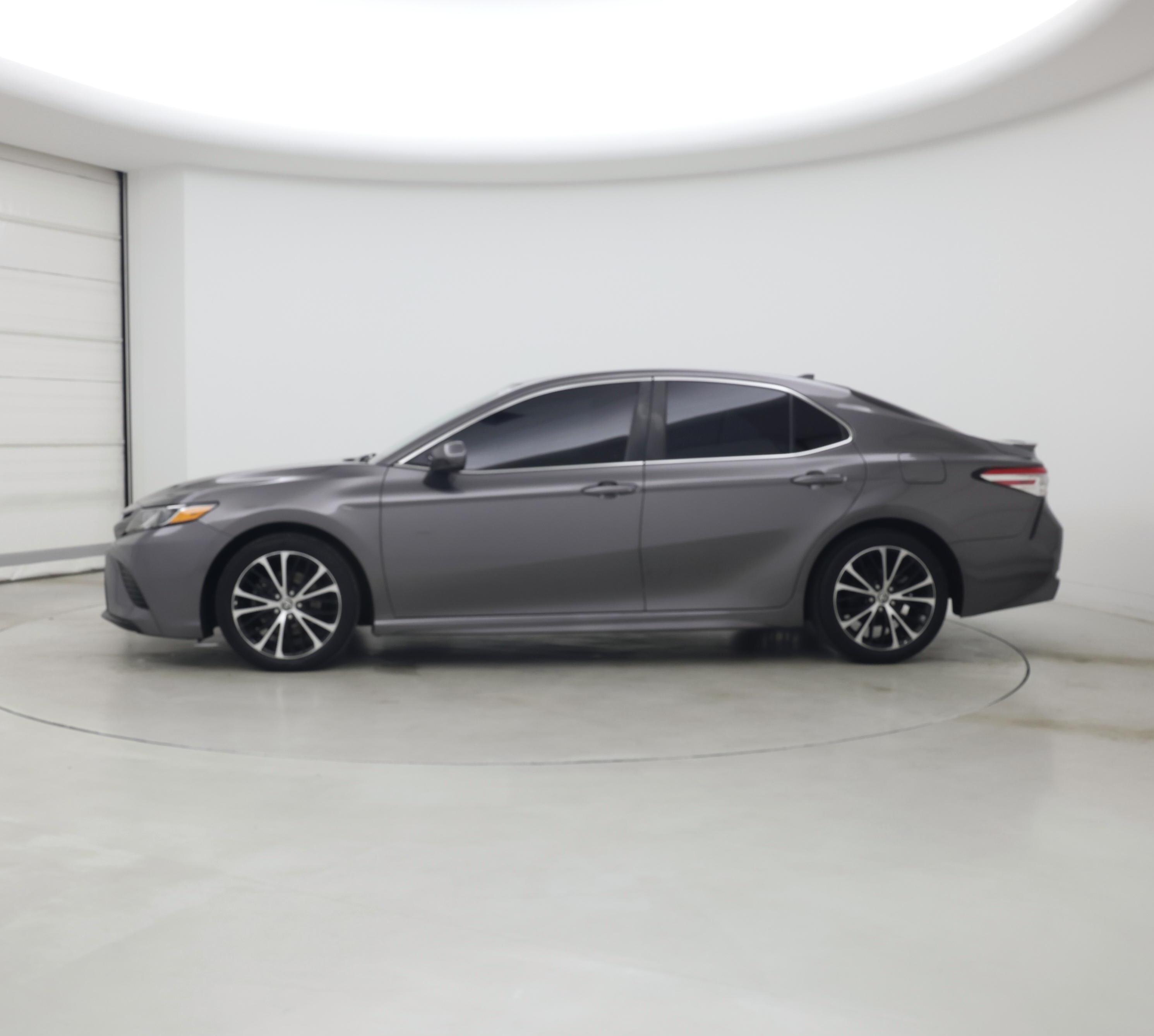 Thumbnail: 2020 Toyota Camry - 3