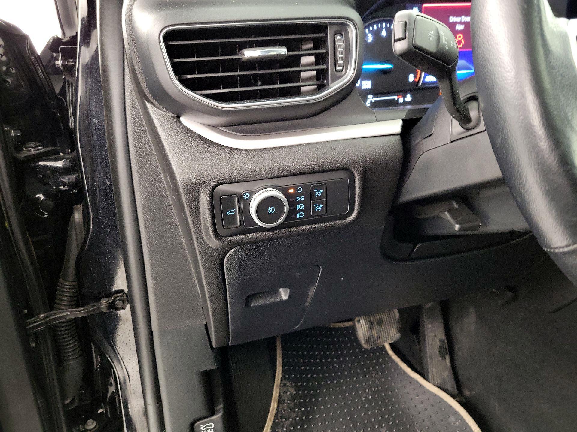 Thumbnail: 2022 Ford Explorer - 13