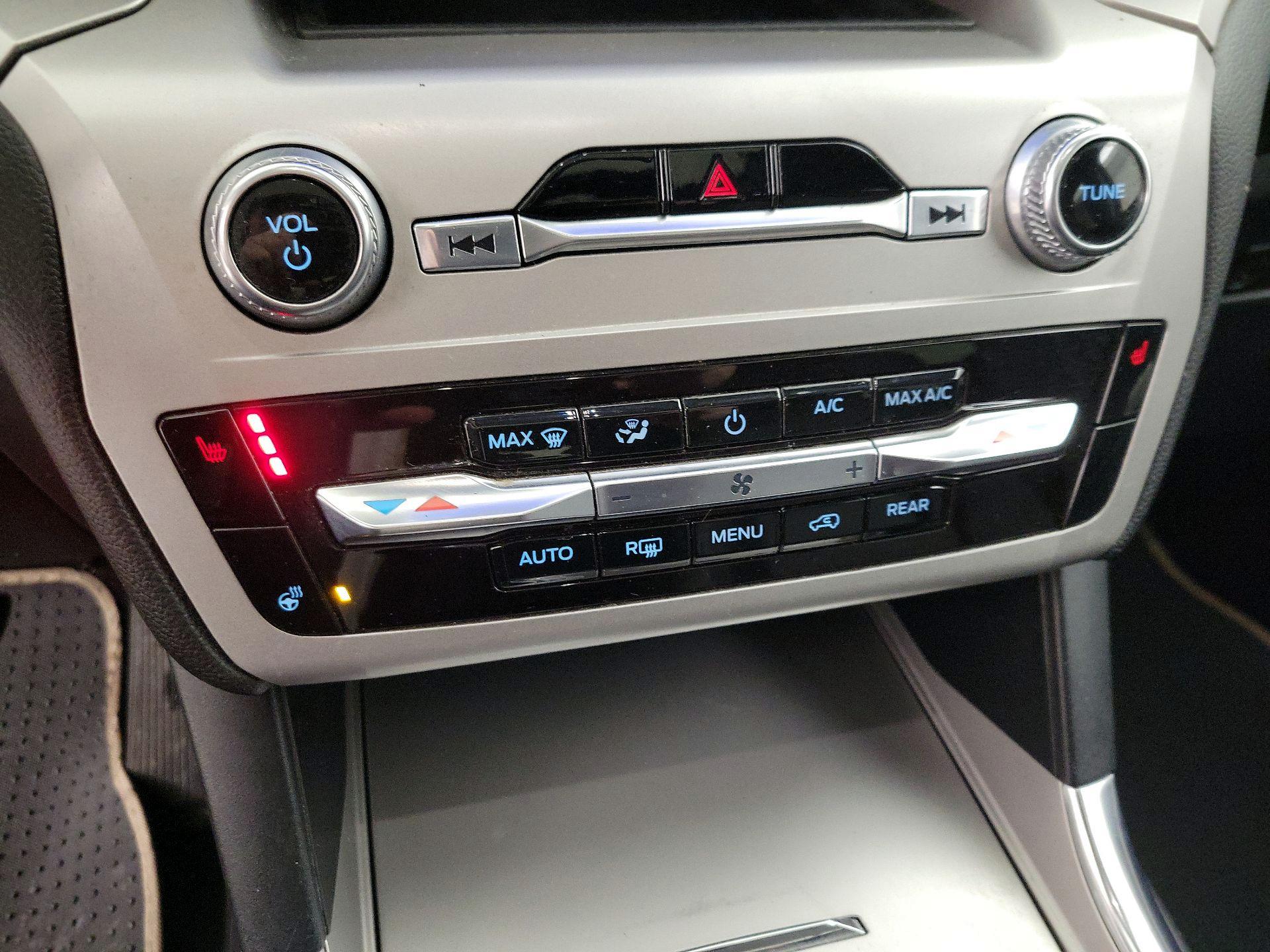 Thumbnail: 2022 Ford Explorer - 17