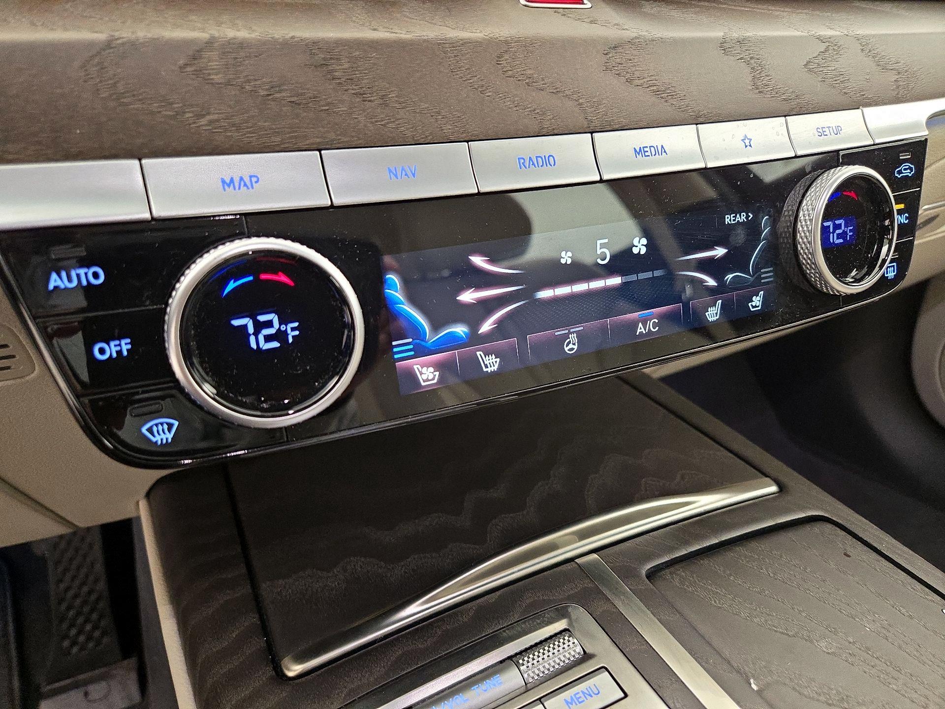 Thumbnail: 2023 Genesis G80 - 17