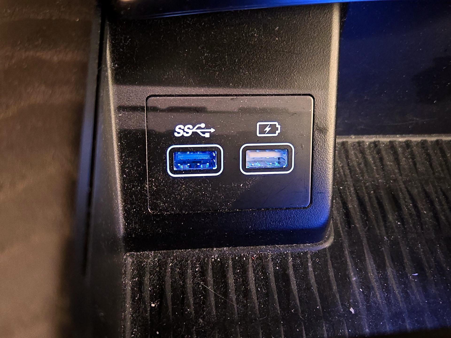 Thumbnail: 2023 Genesis G80 - 19