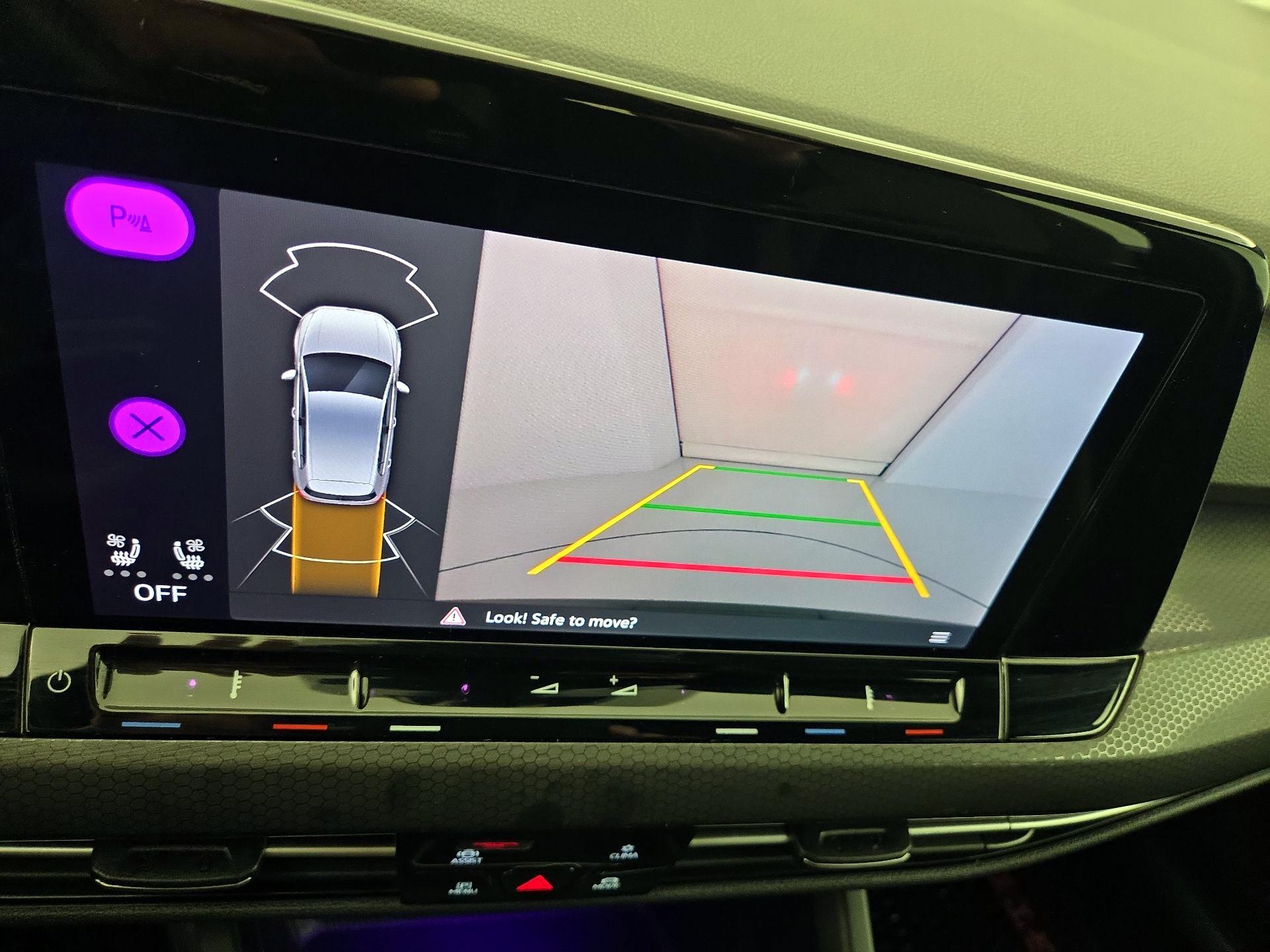 Thumbnail: 2022 Volkswagen Golf - 15