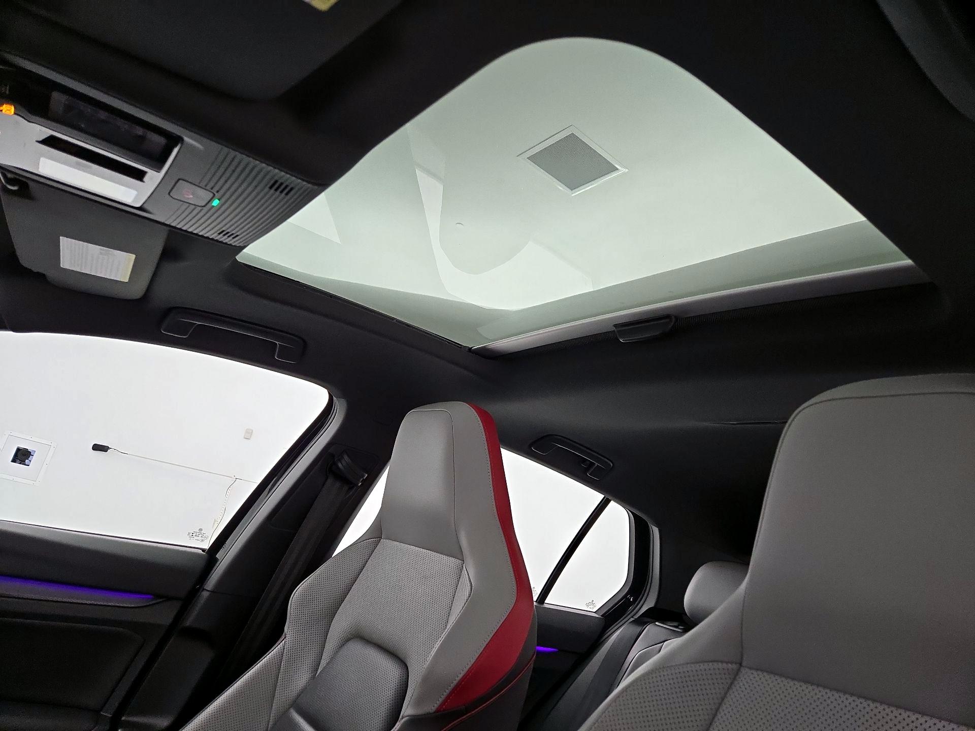 Thumbnail: 2022 Volkswagen Golf - 20