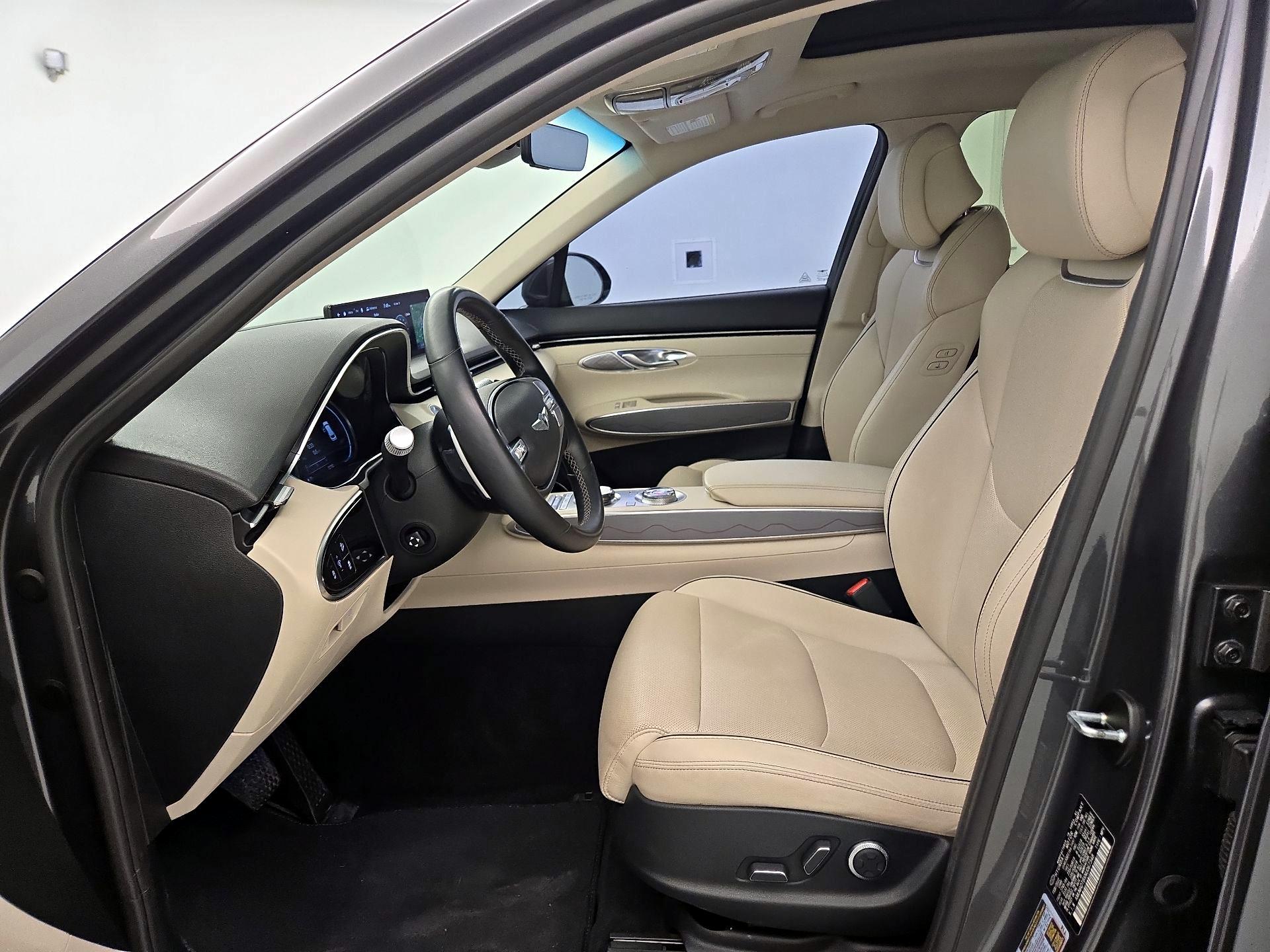 Thumbnail: 2022 Genesis GV70 - 11