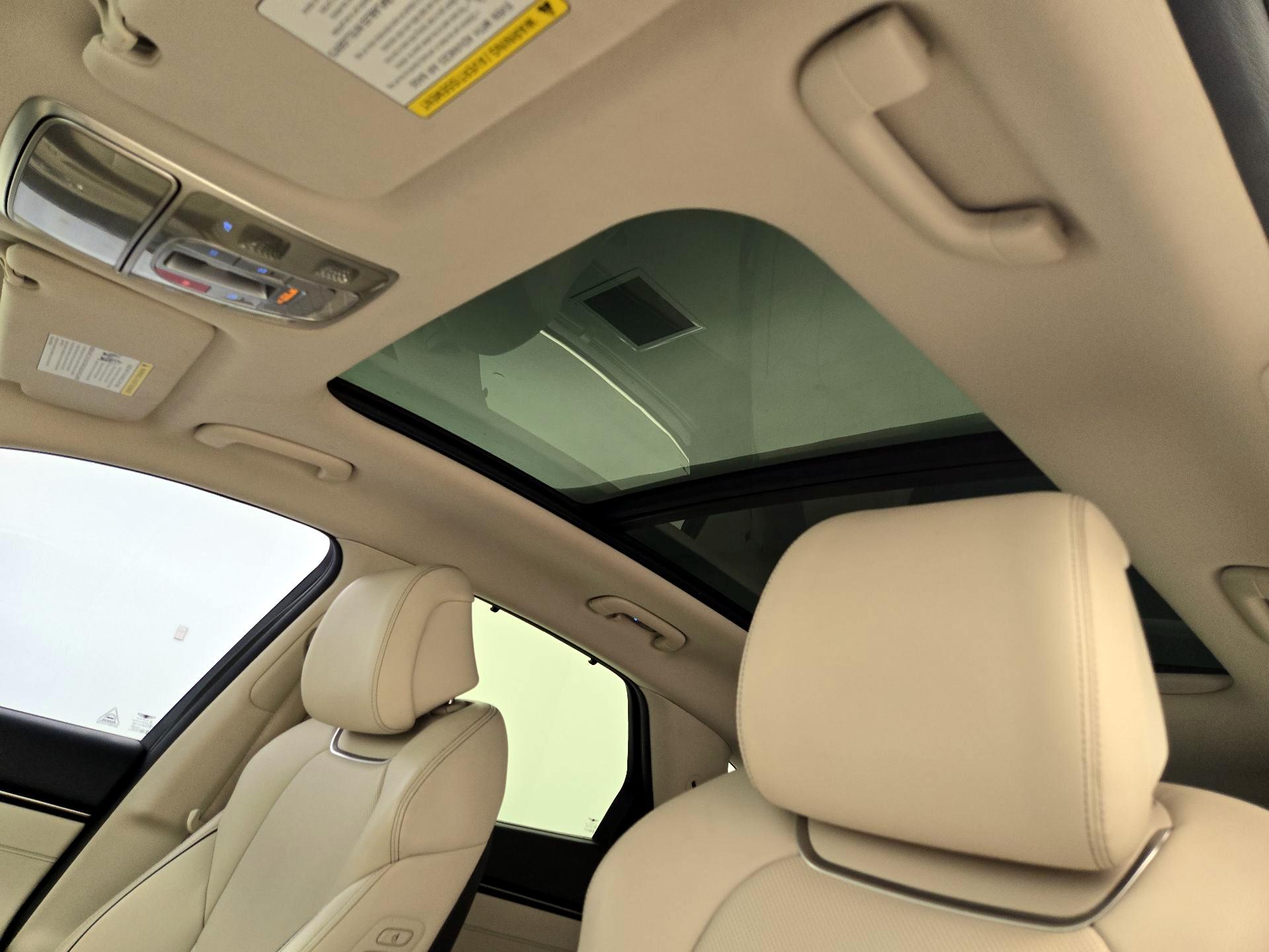 Thumbnail: 2022 Genesis GV70 - 20