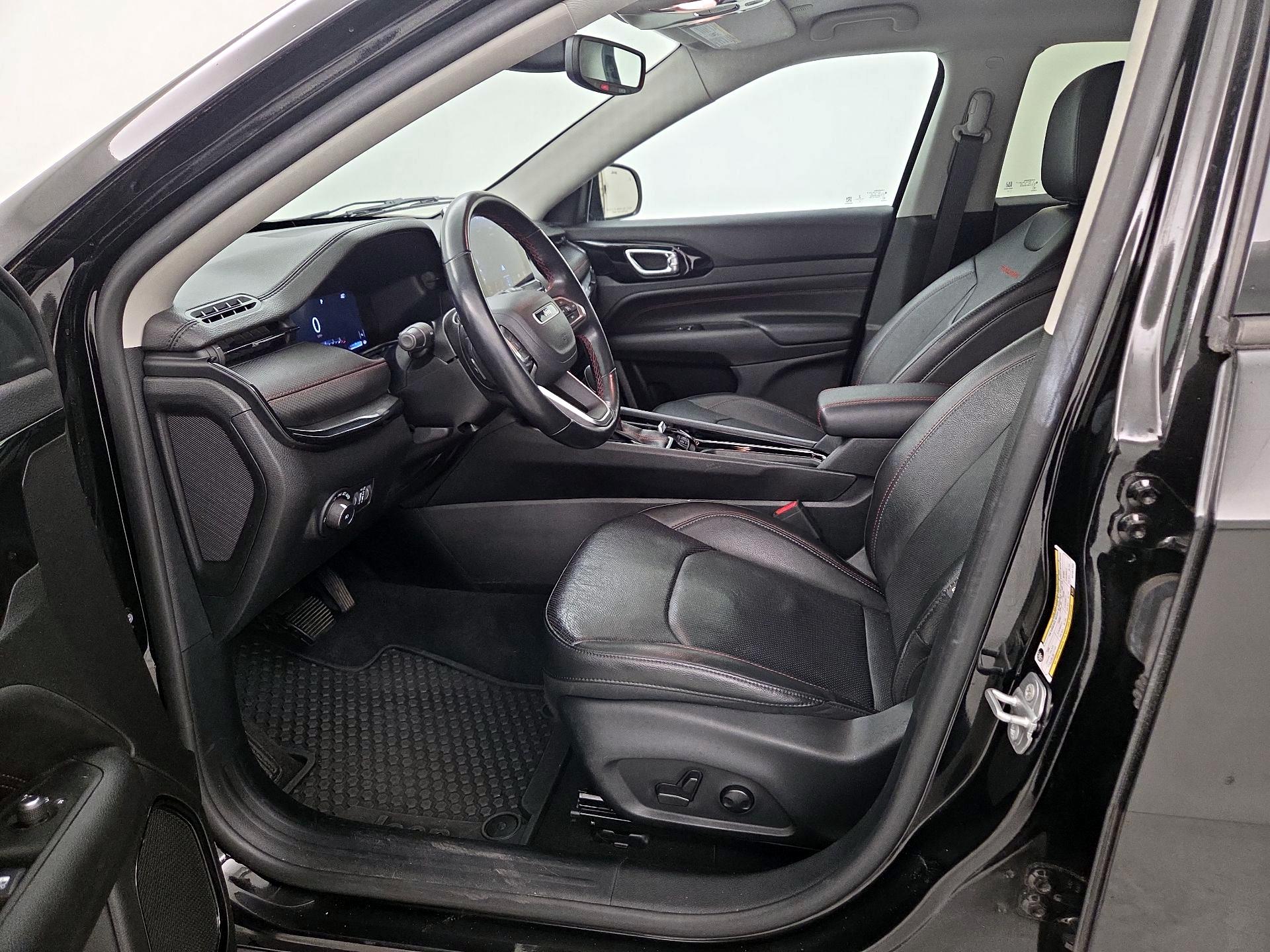 Thumbnail: 2022 Jeep Compass - 11