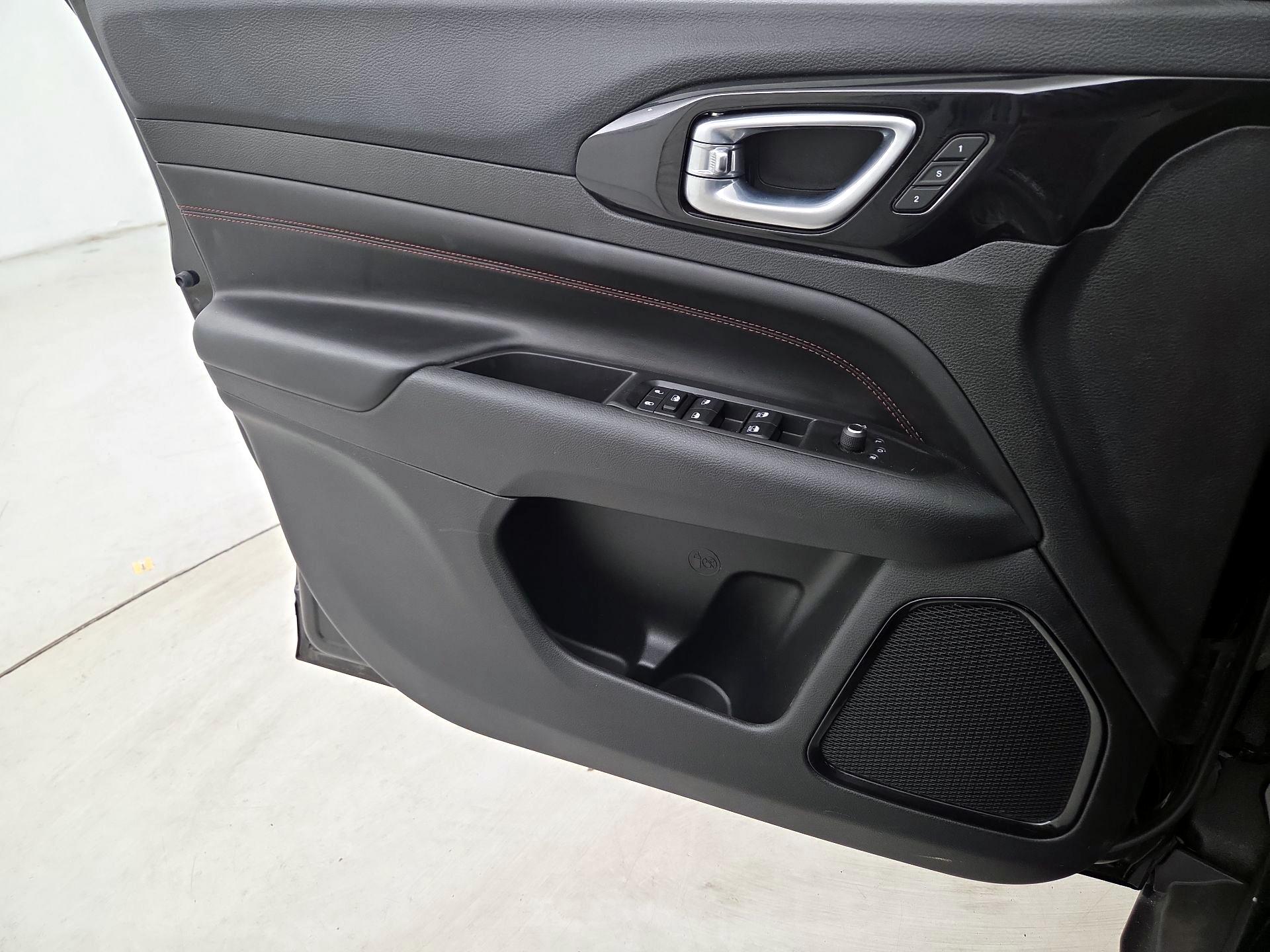 Thumbnail: 2022 Jeep Compass - 12