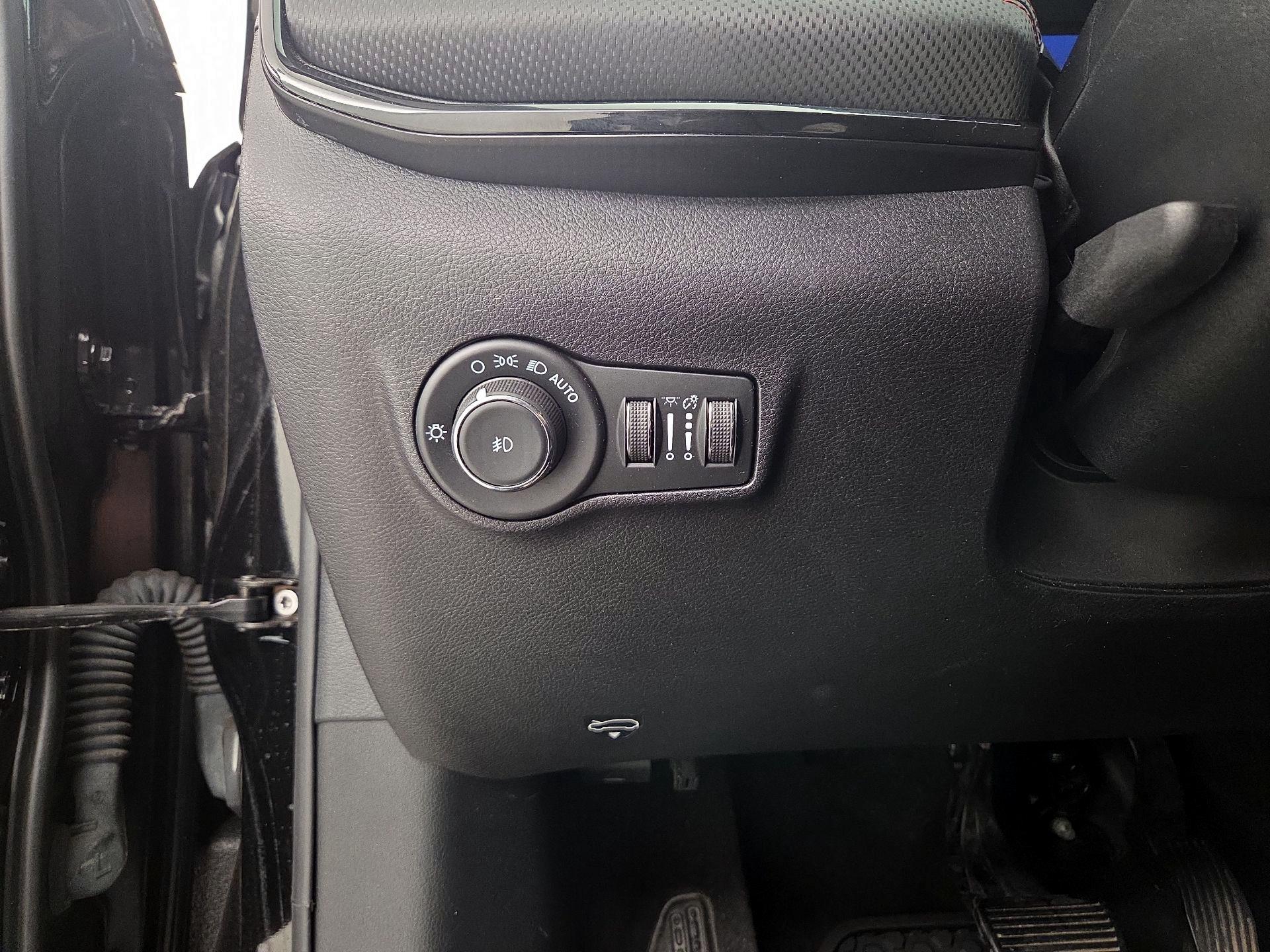 Thumbnail: 2022 Jeep Compass - 13