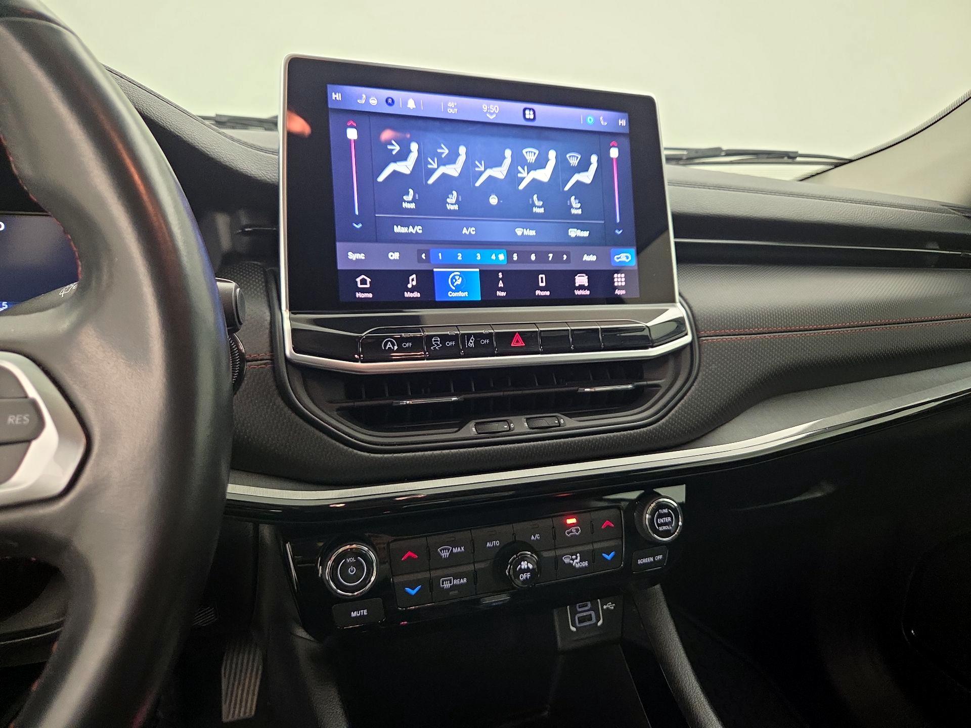 Thumbnail: 2022 Jeep Compass - 17