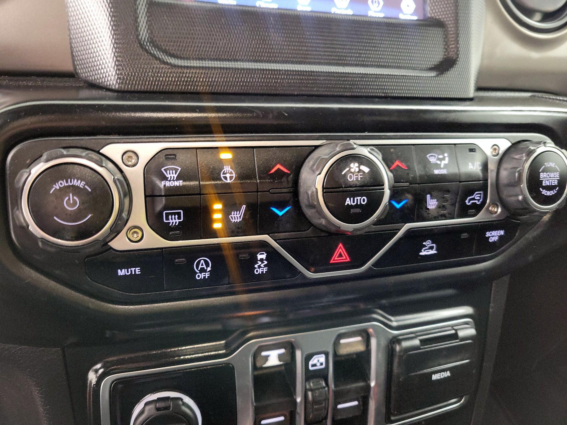 Thumbnail: 2020 Jeep Gladiator - 16