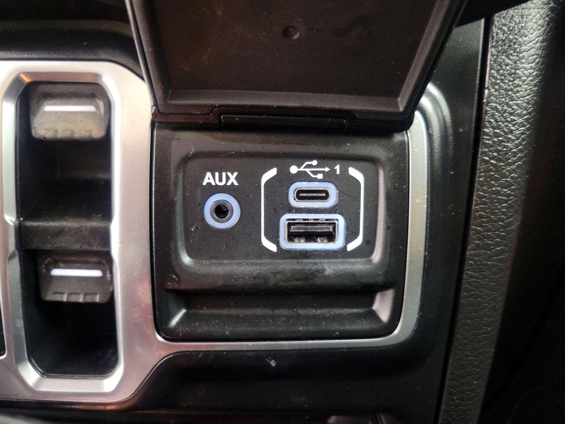 Thumbnail: 2020 Jeep Gladiator - 18