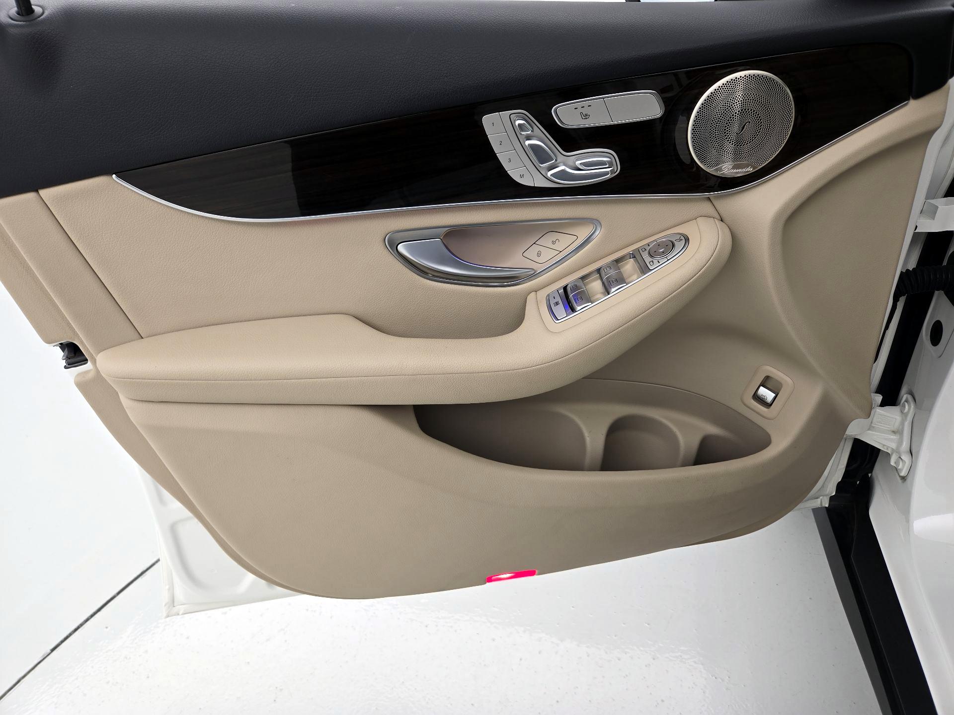 Thumbnail: 2021 Mercedes-Benz GLC - 12