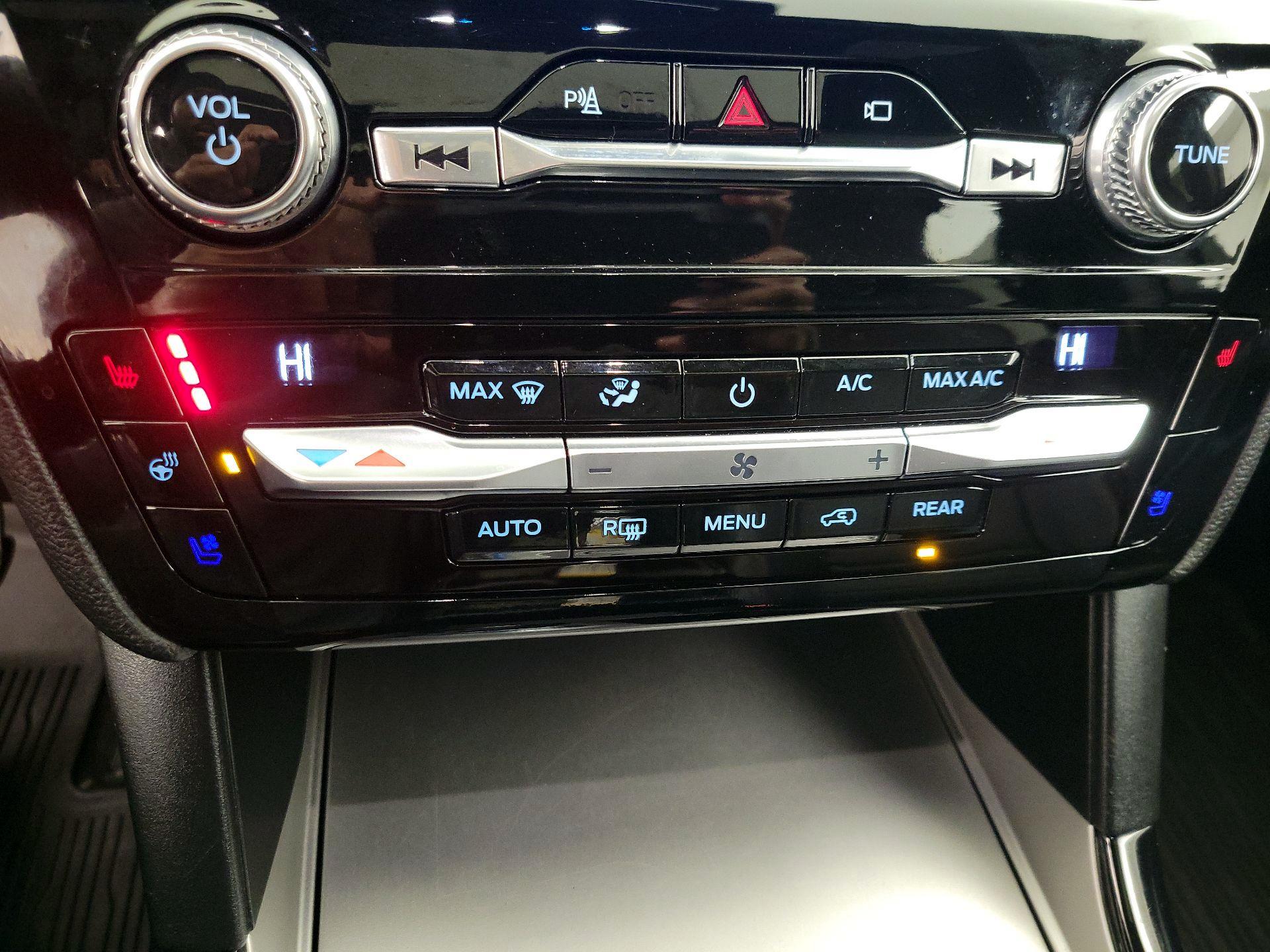 Thumbnail: 2021 Ford Explorer - 17