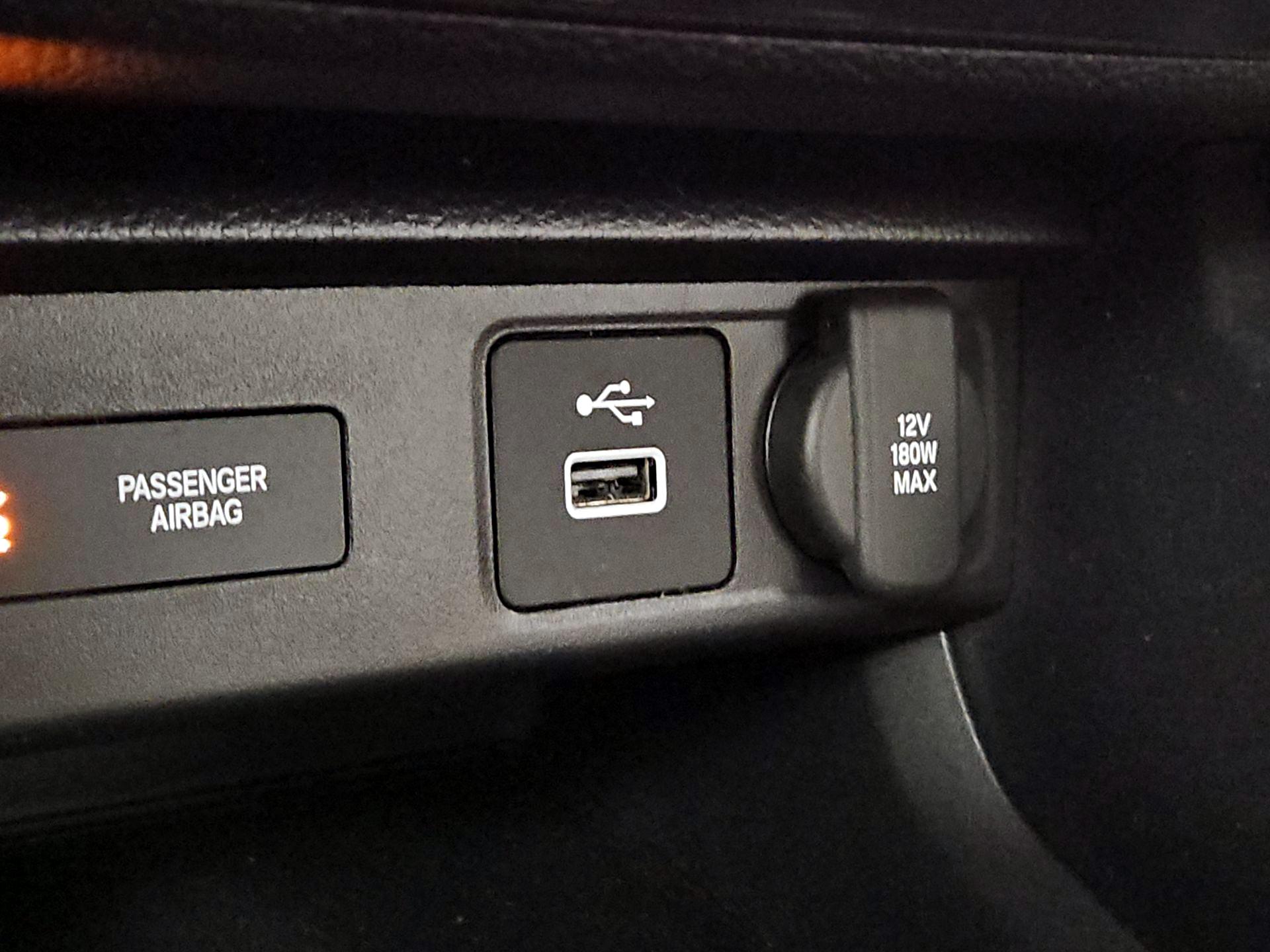 Thumbnail: 2023 Acura Integra - 18