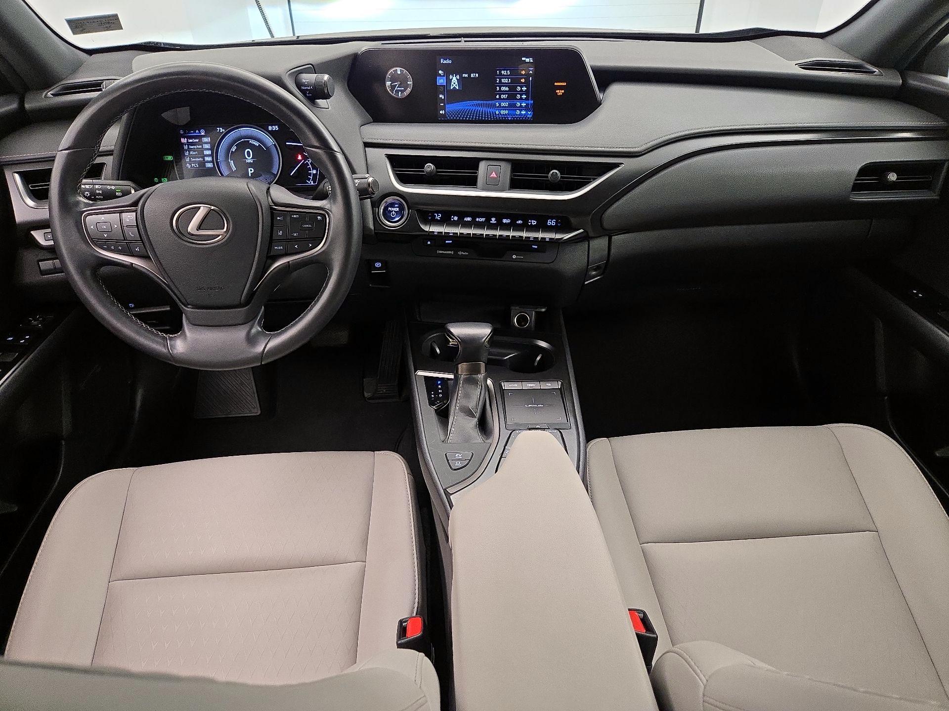 Thumbnail: 2020 Lexus UX - 9