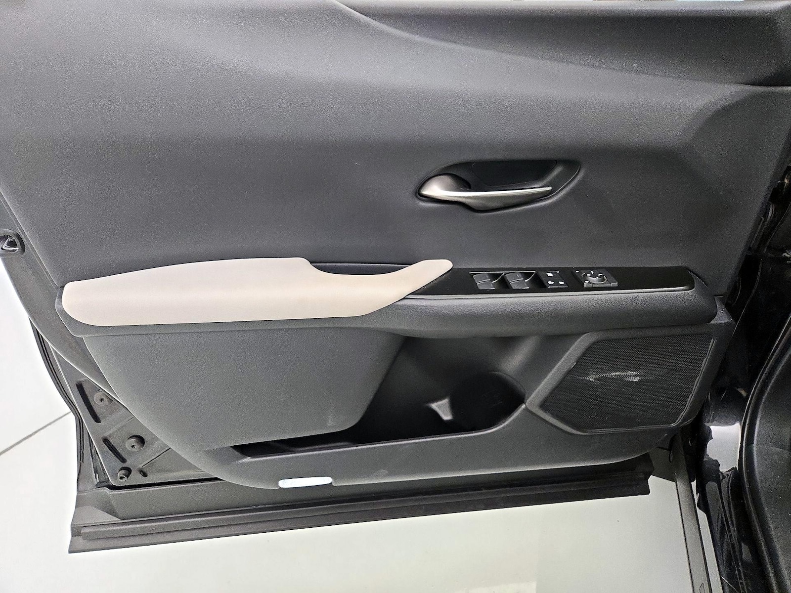 2020 Lexus UX Hybrid 250h - Photo 13