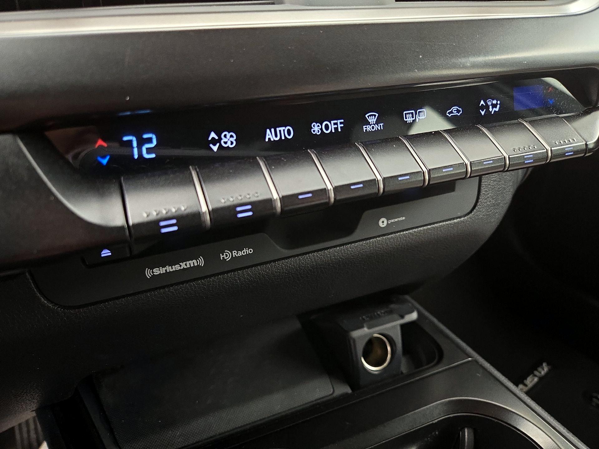 Thumbnail: 2020 Lexus UX - 16