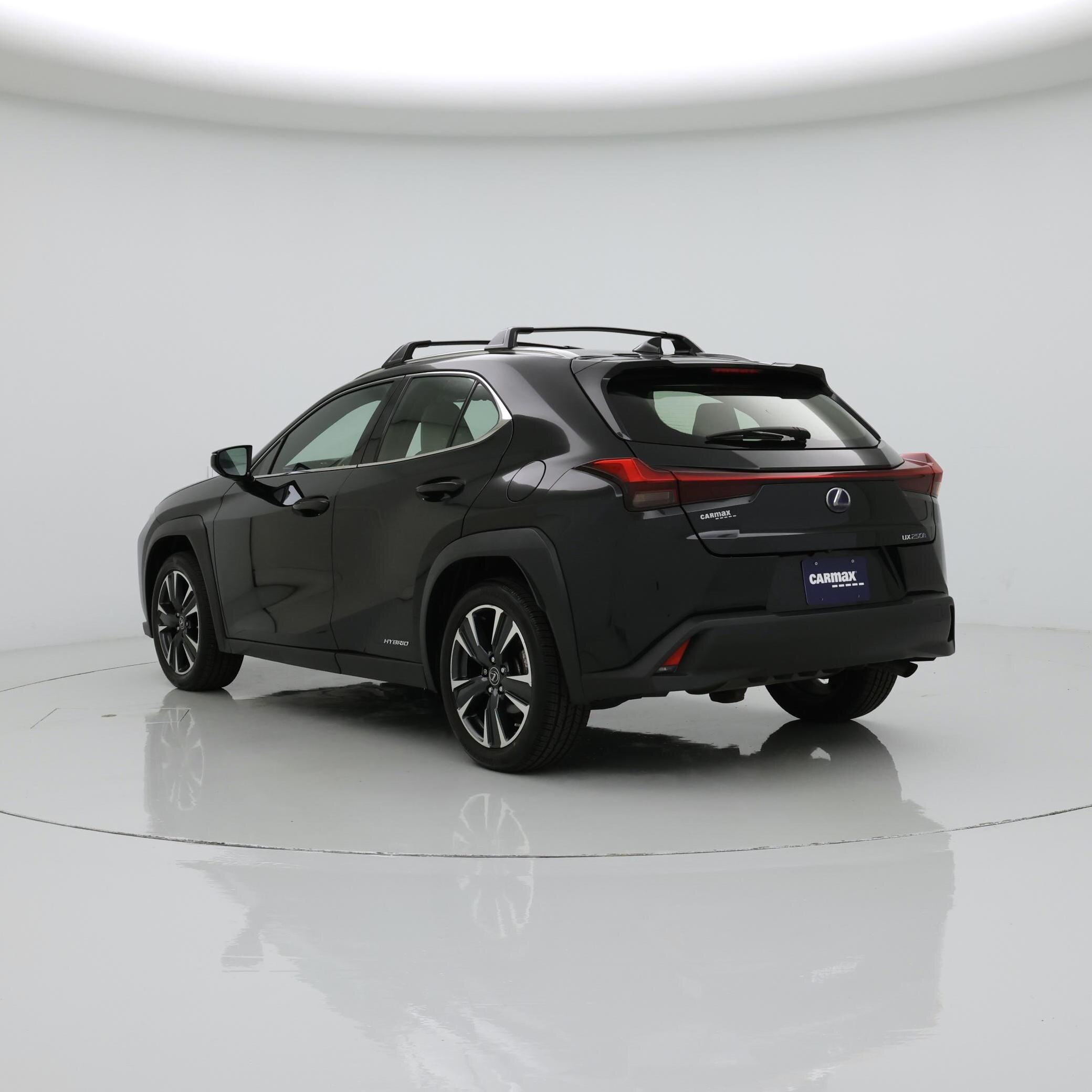 Thumbnail: 2020 Lexus UX - 2