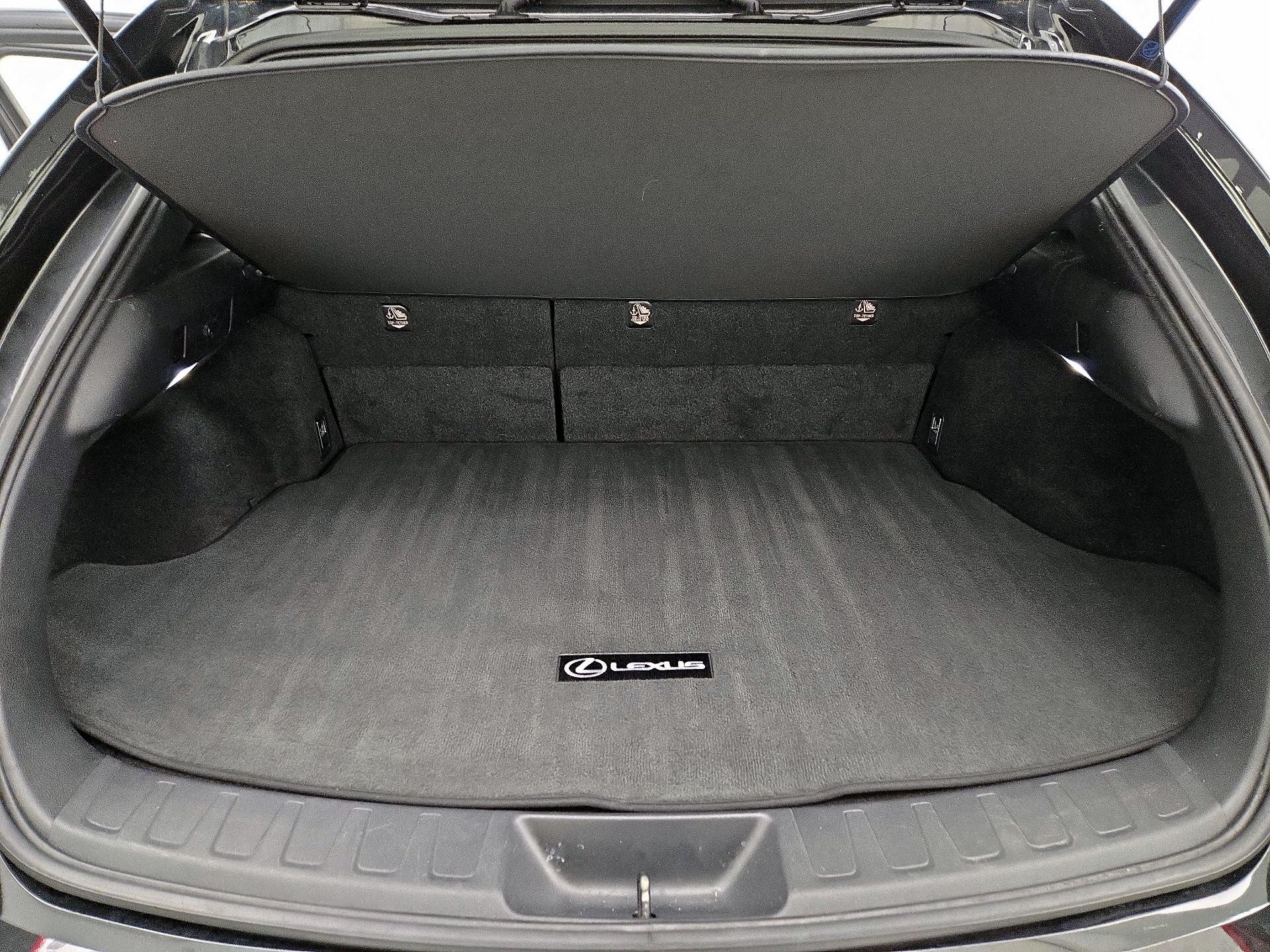 Thumbnail: 2020 Lexus UX - 20