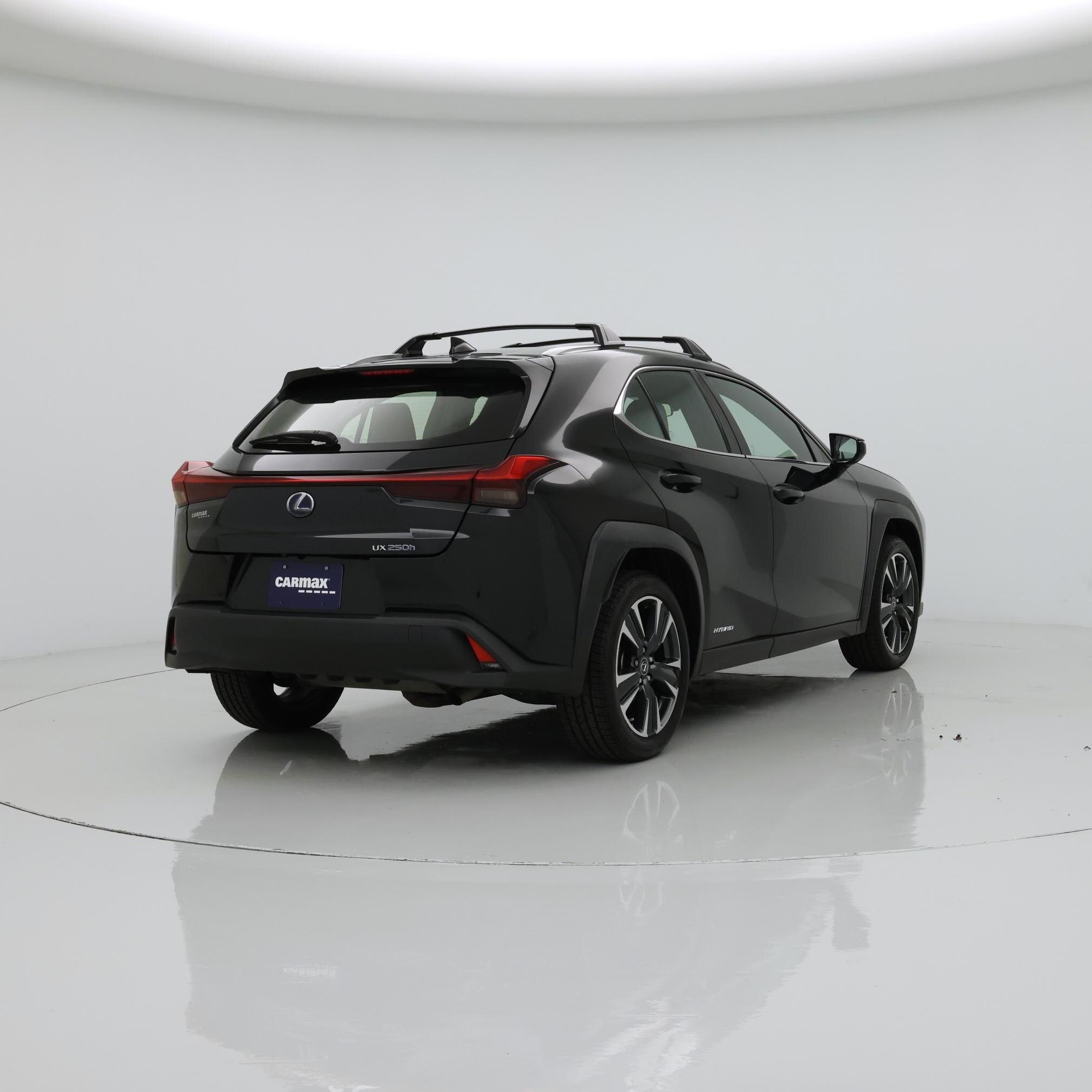 Thumbnail: 2020 Lexus UX - 8